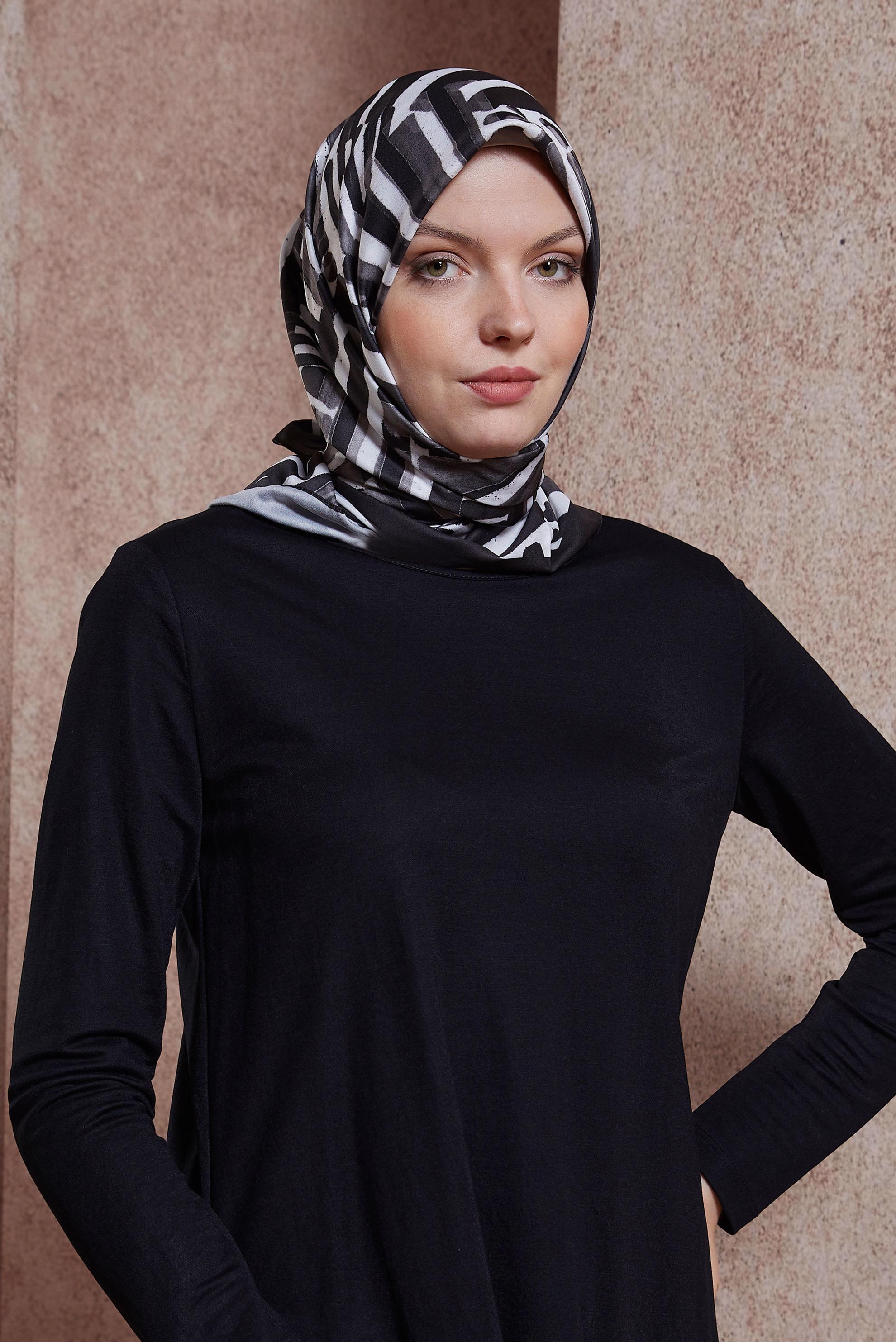 Tesettür giyim SİYAH ALVİNA ÇUBUK DESEN EŞARP 8425
