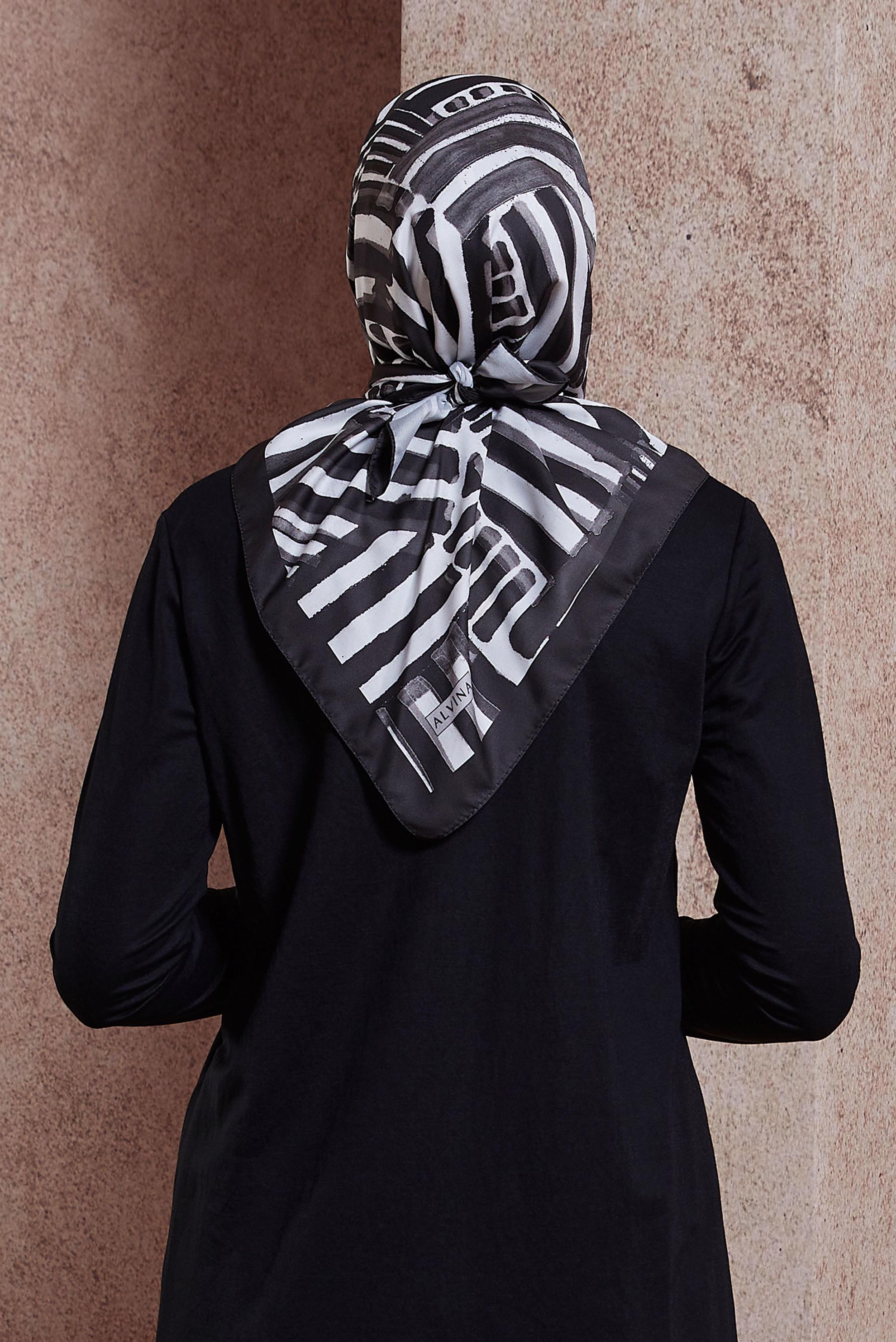 Tesettür giyim SİYAH ALVİNA ÇUBUK DESEN EŞARP 8425