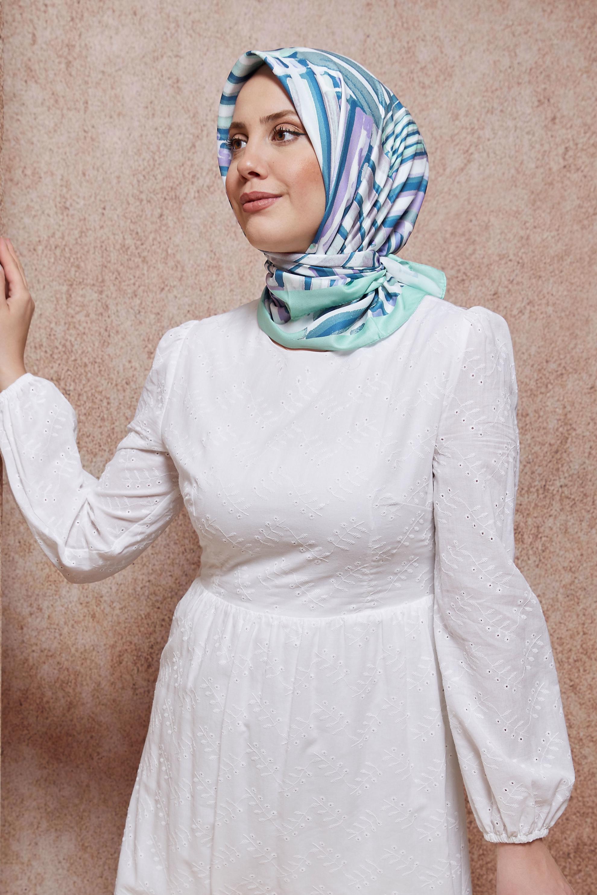 Tesettür giyim YEŞİL ALVİNA ÇUBUK DESEN EŞARP 8425