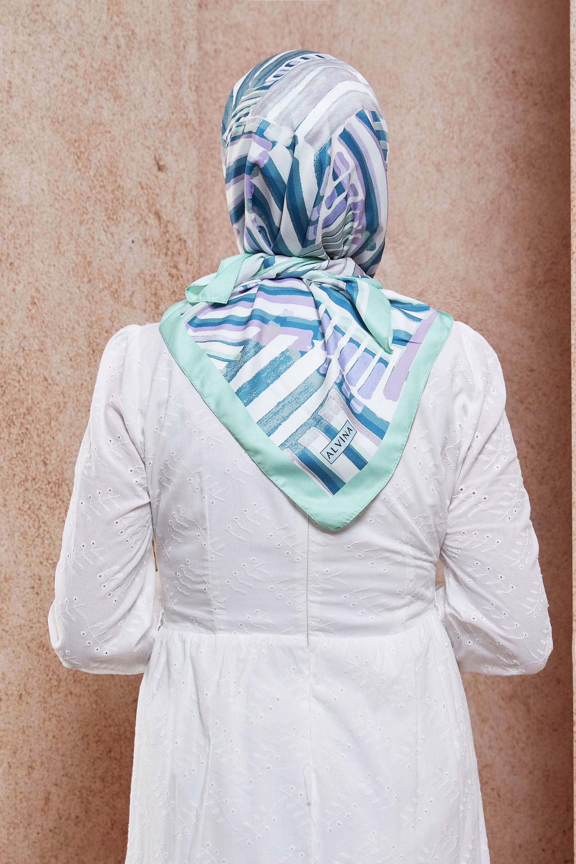 Tesettür giyim YEŞİL ALVİNA ÇUBUK DESEN EŞARP 8425