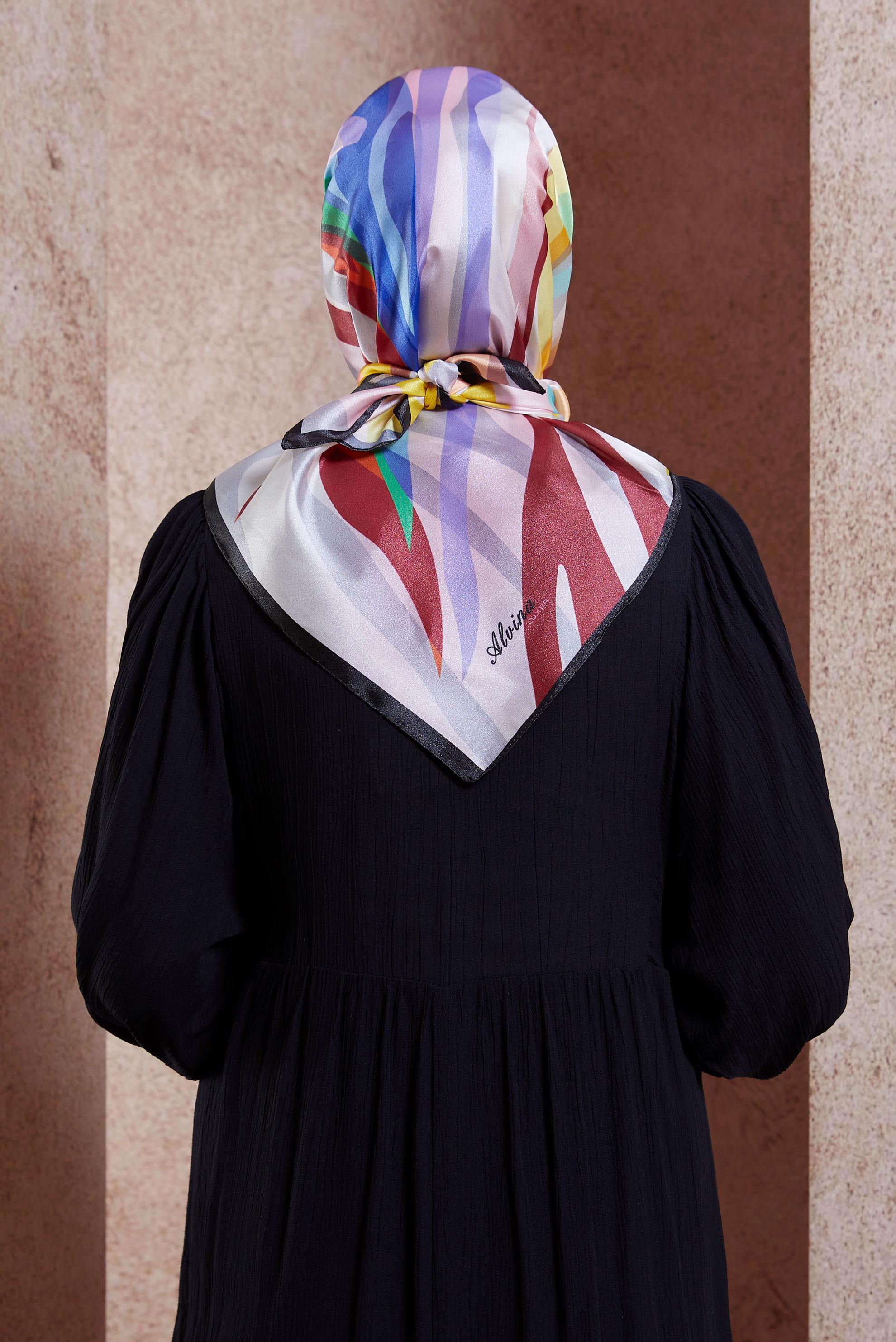 Tesettür giyim SİYAH ALVİNA DESENLİ EŞARP 8429