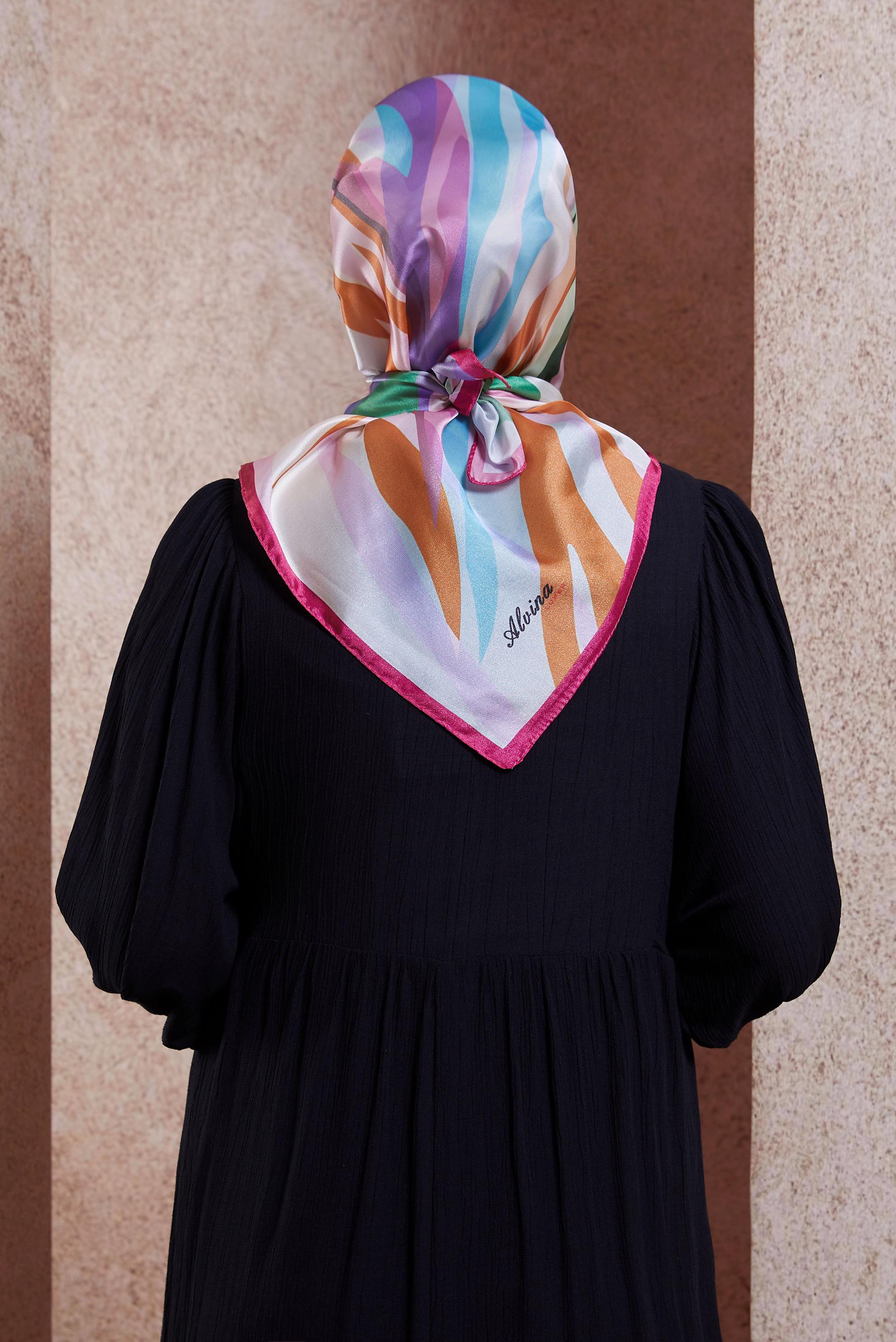 Tesettür giyim PEMBE ALVİNA DESENLİ EŞARP 8429