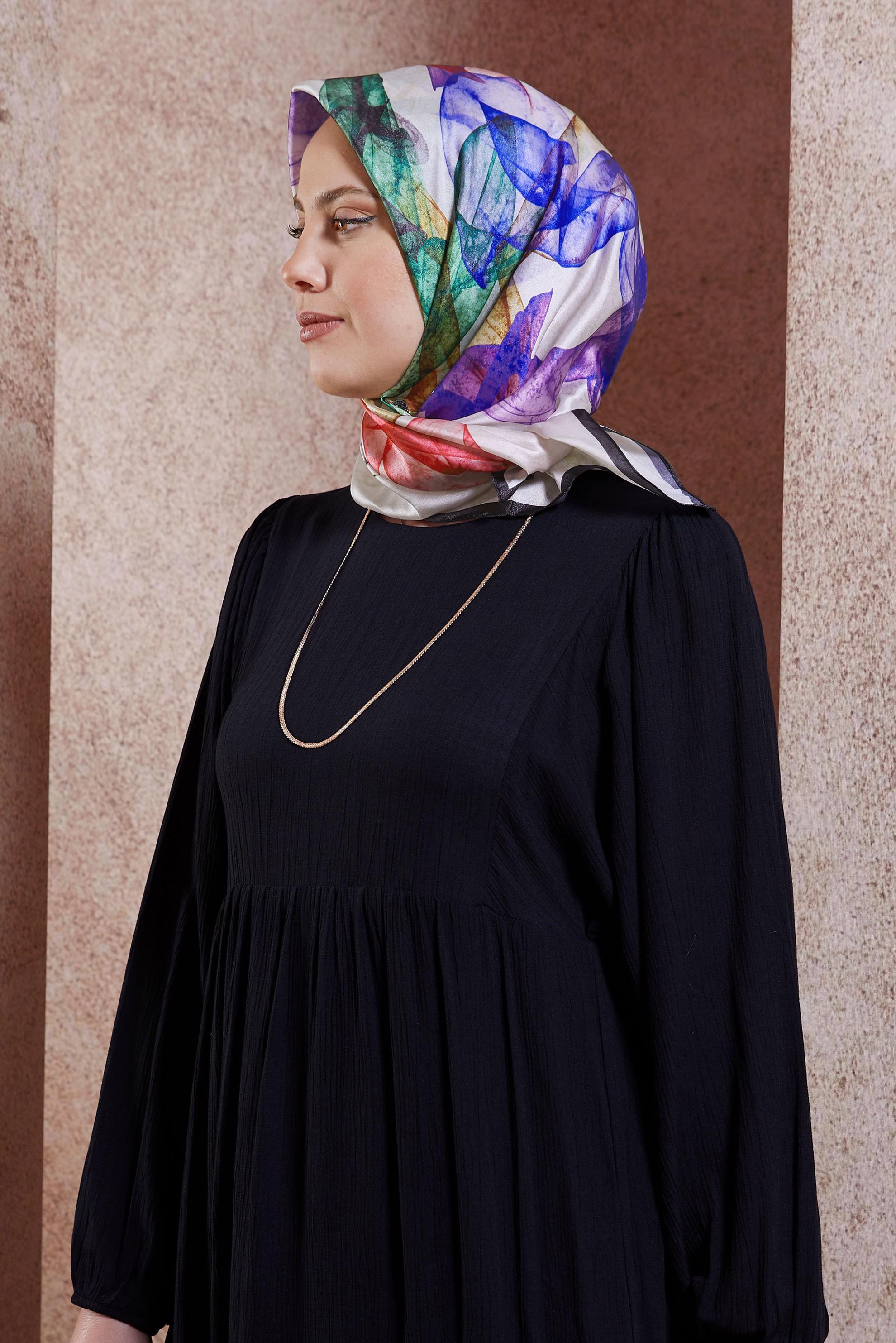 Tesettür giyim SİYAH ALVİNA DESENLİ EŞARP 8431