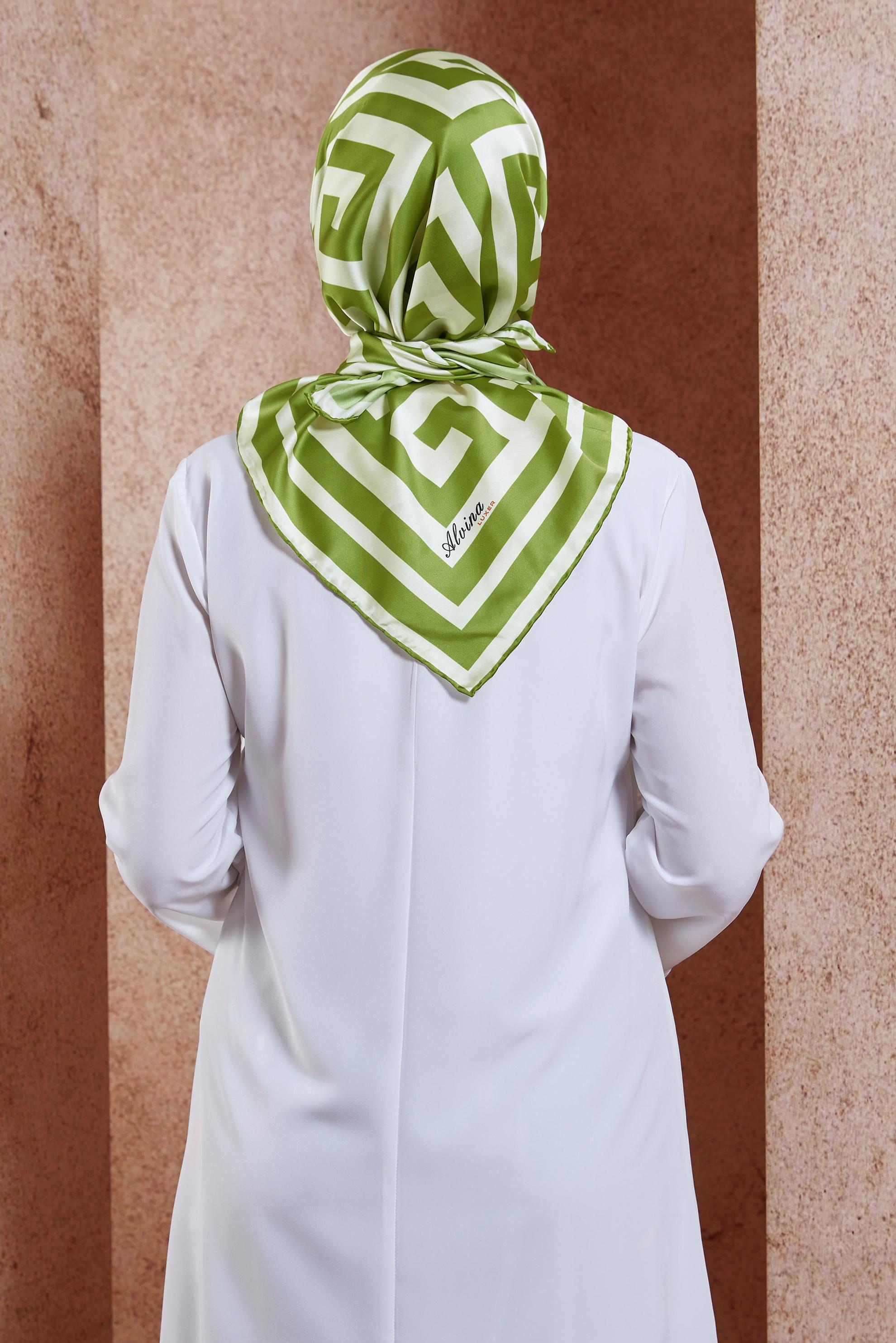 Tesettür giyim YEŞİL ALVİNA DESENLİ EŞARP 8432