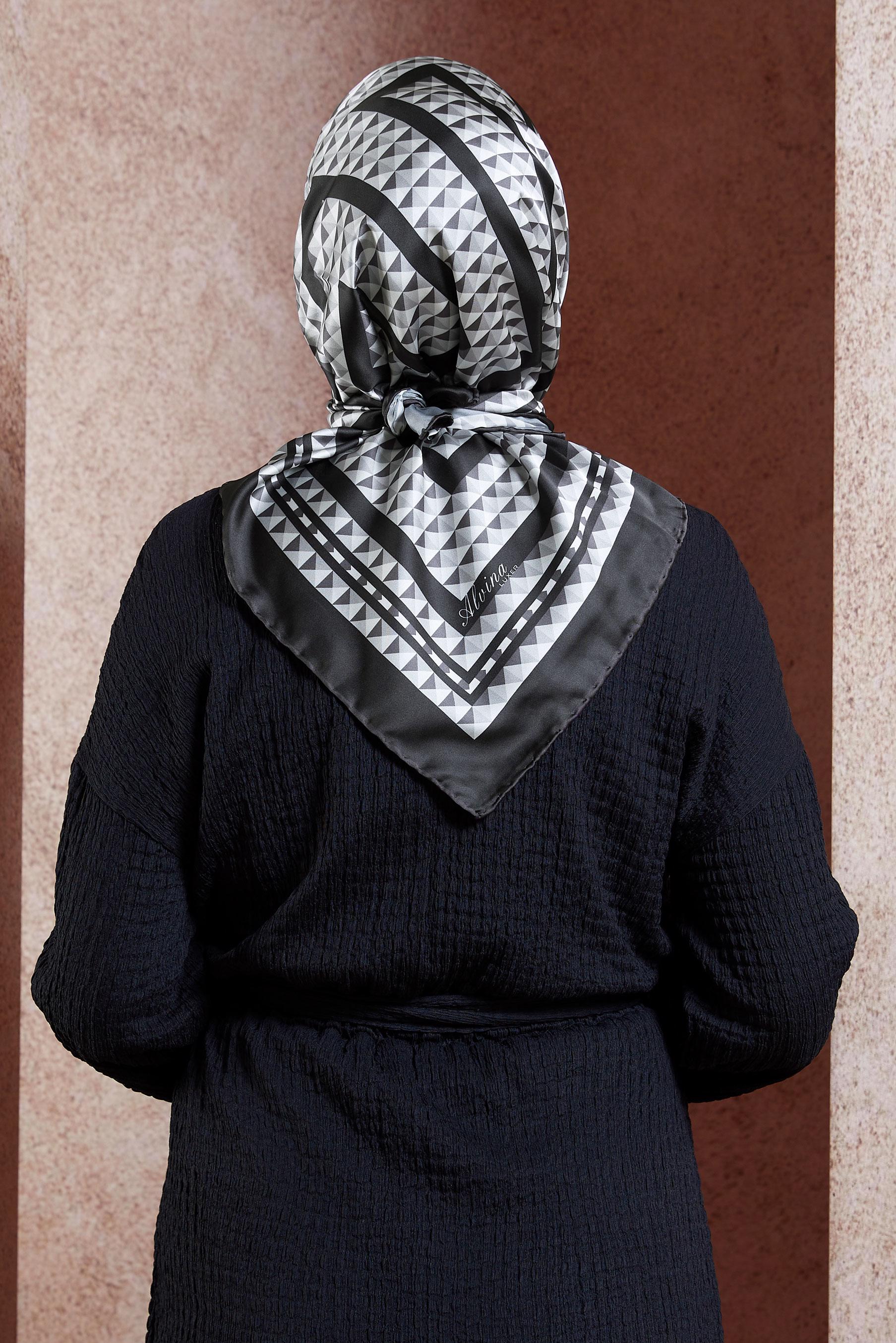 Tesettür giyim SİYAH ALVİNA DESENLİ EŞARP 8433