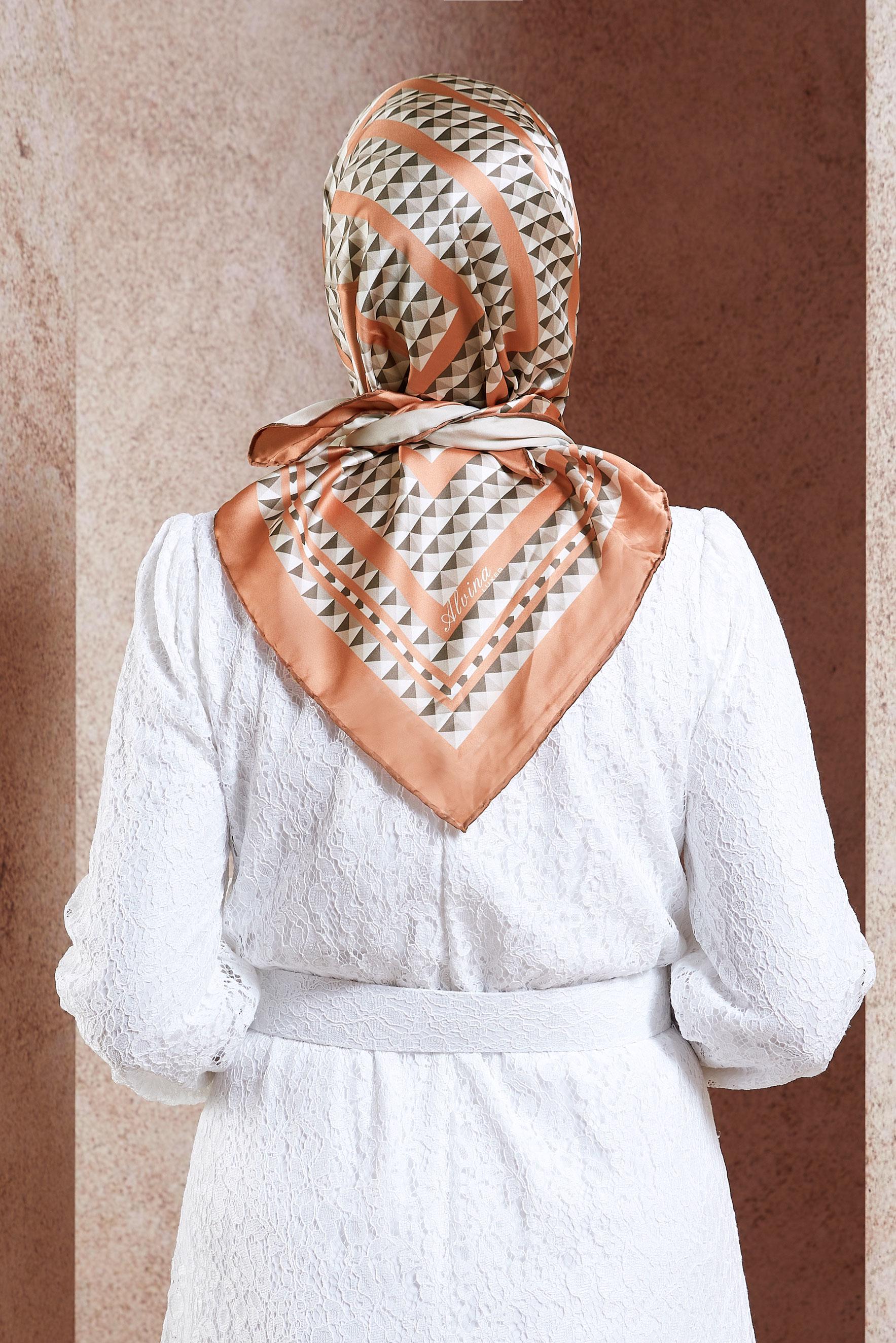 Tesettür giyim VİZON ALVİNA DESENLİ EŞARP 8433