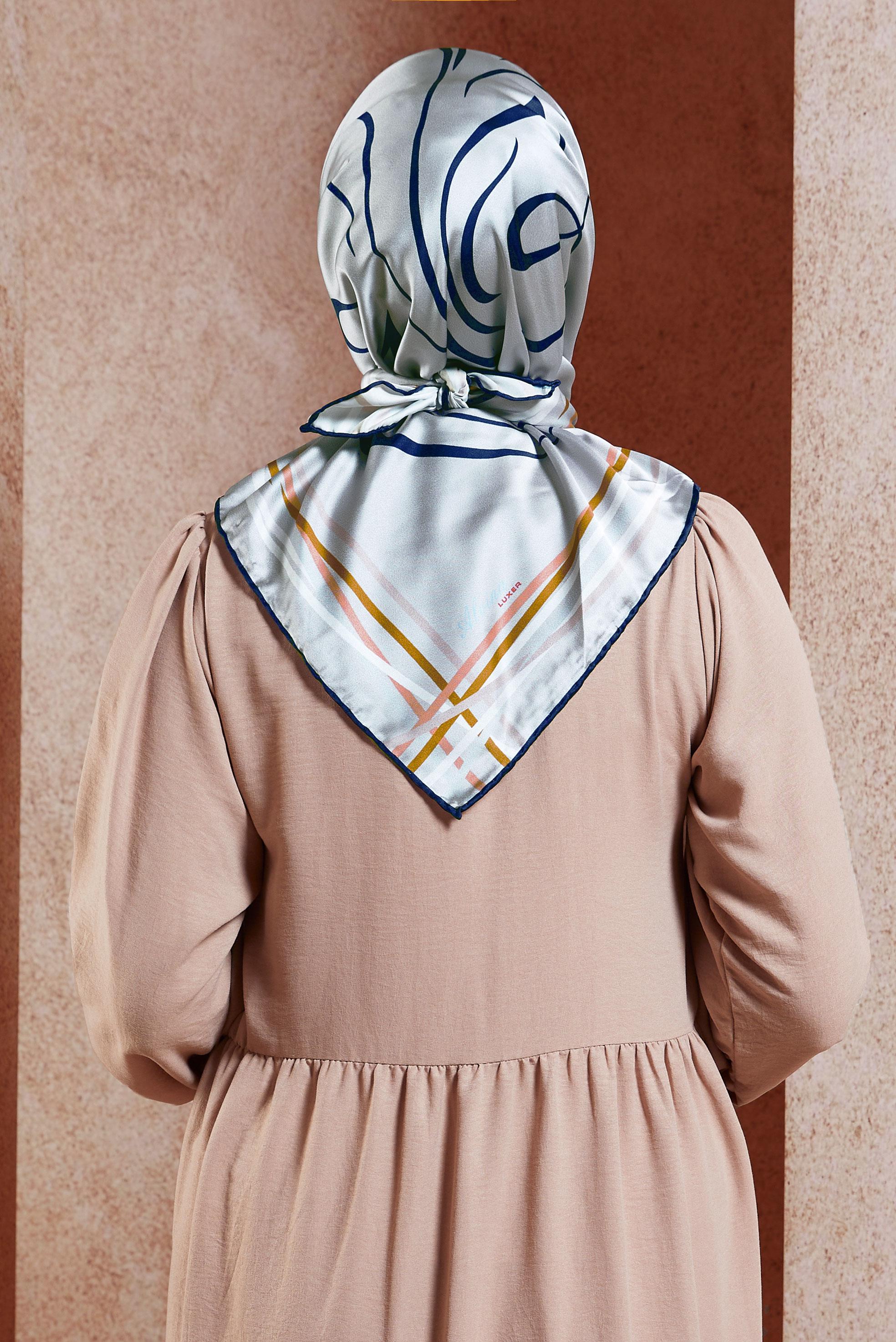 Tesettür giyim BEJ ALVİNA DESENLİ EŞARP 8434