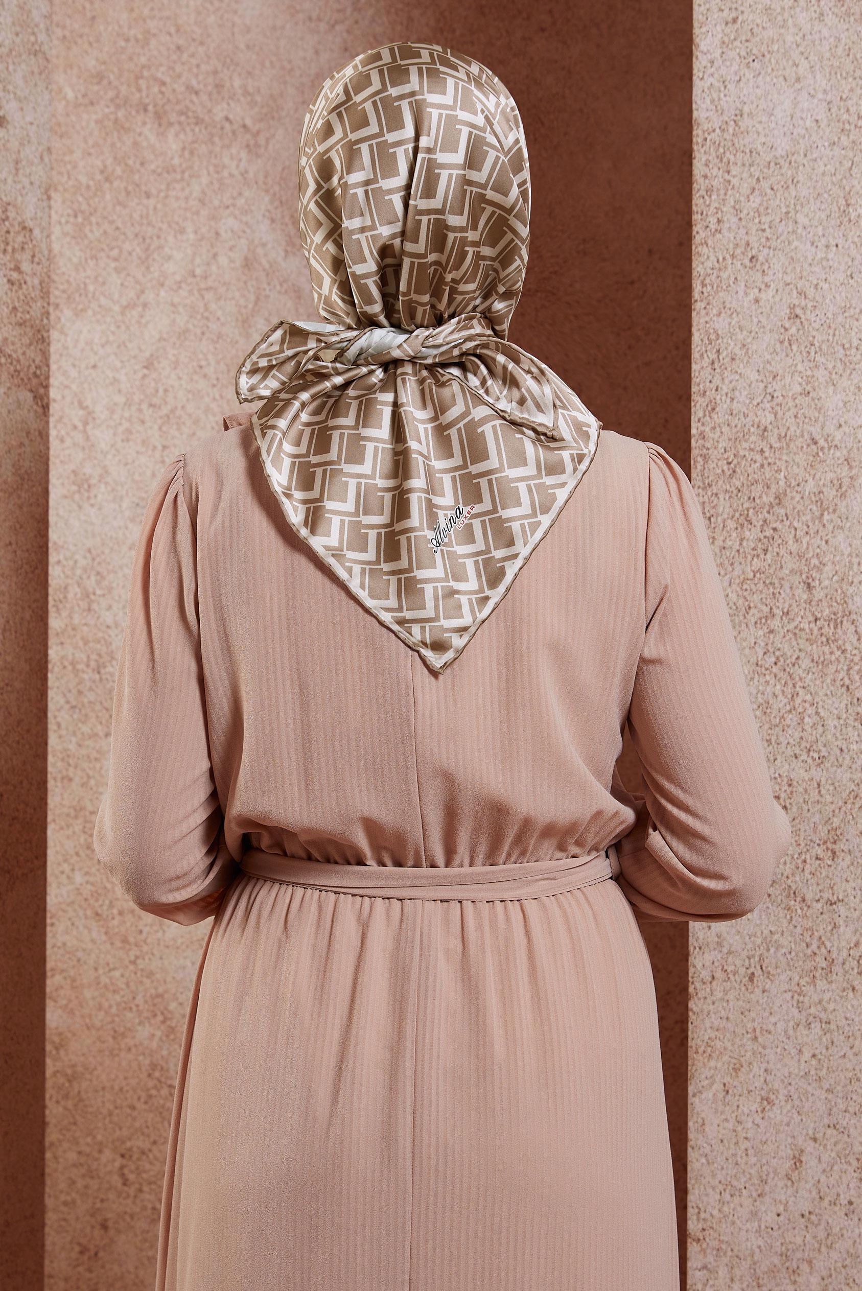 Tesettür giyim BEJ ALVİNA DESENLİ EŞARP 8435