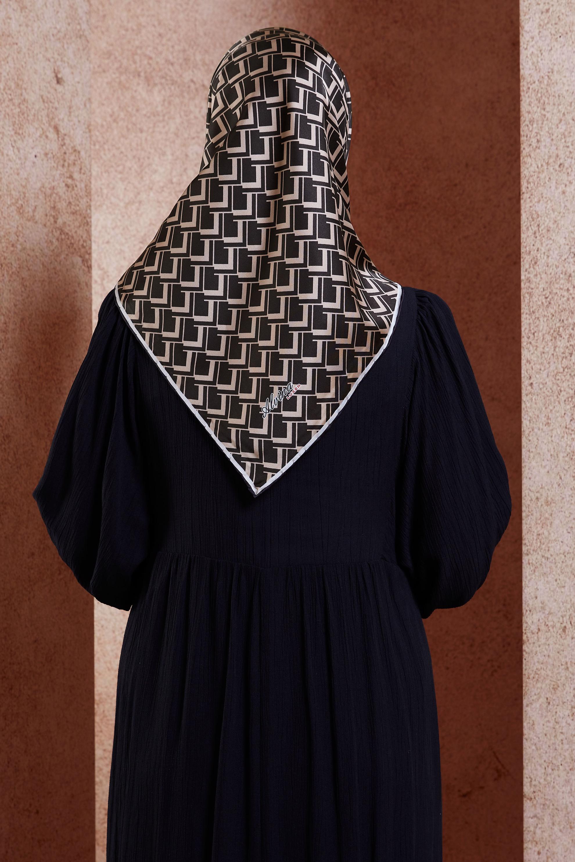 Tesettür giyim BEJ ALVİNA DESENLİ EŞARP 8435