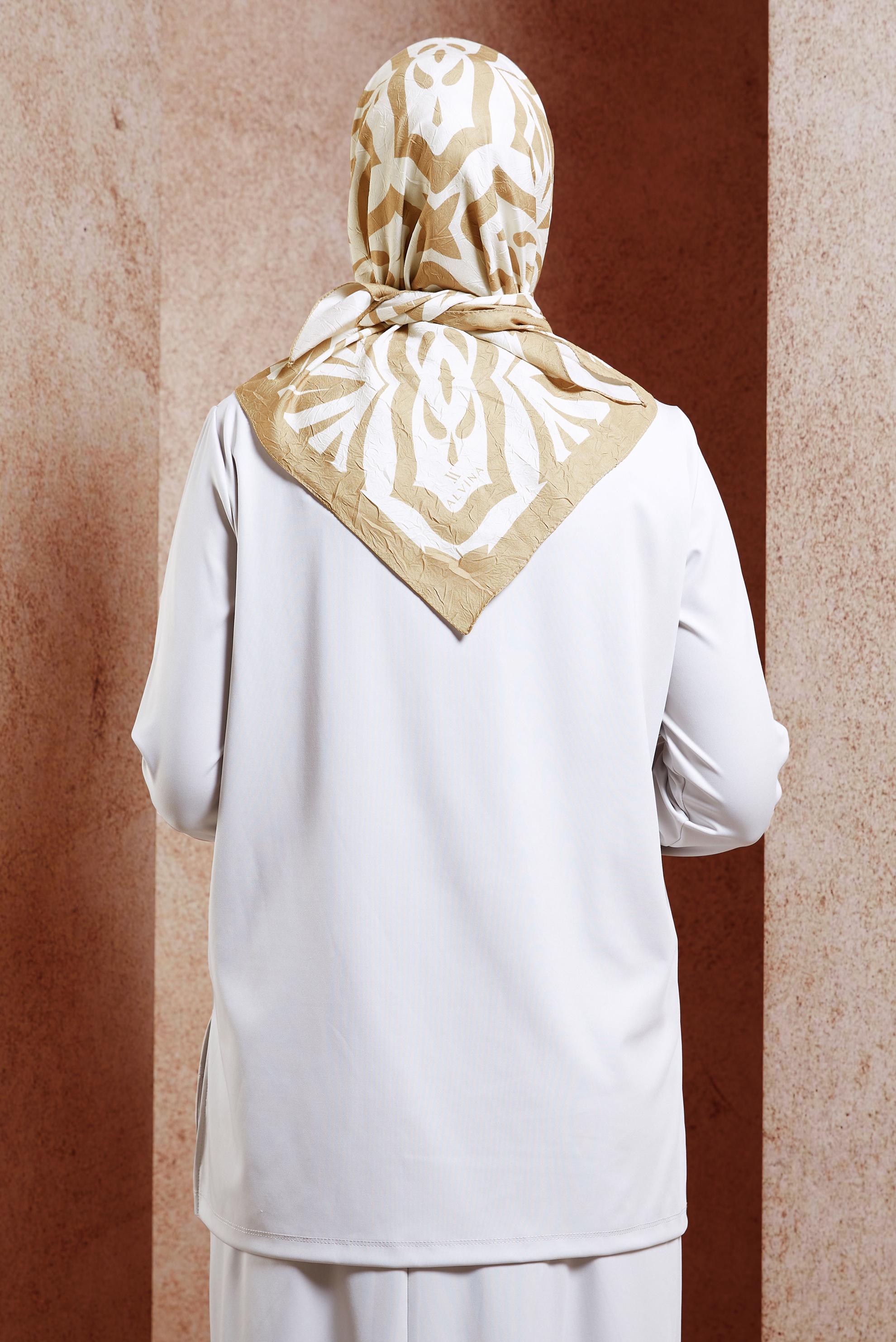 Tesettür giyim BEJ ALVİNA DESENLİ EŞARP 8439