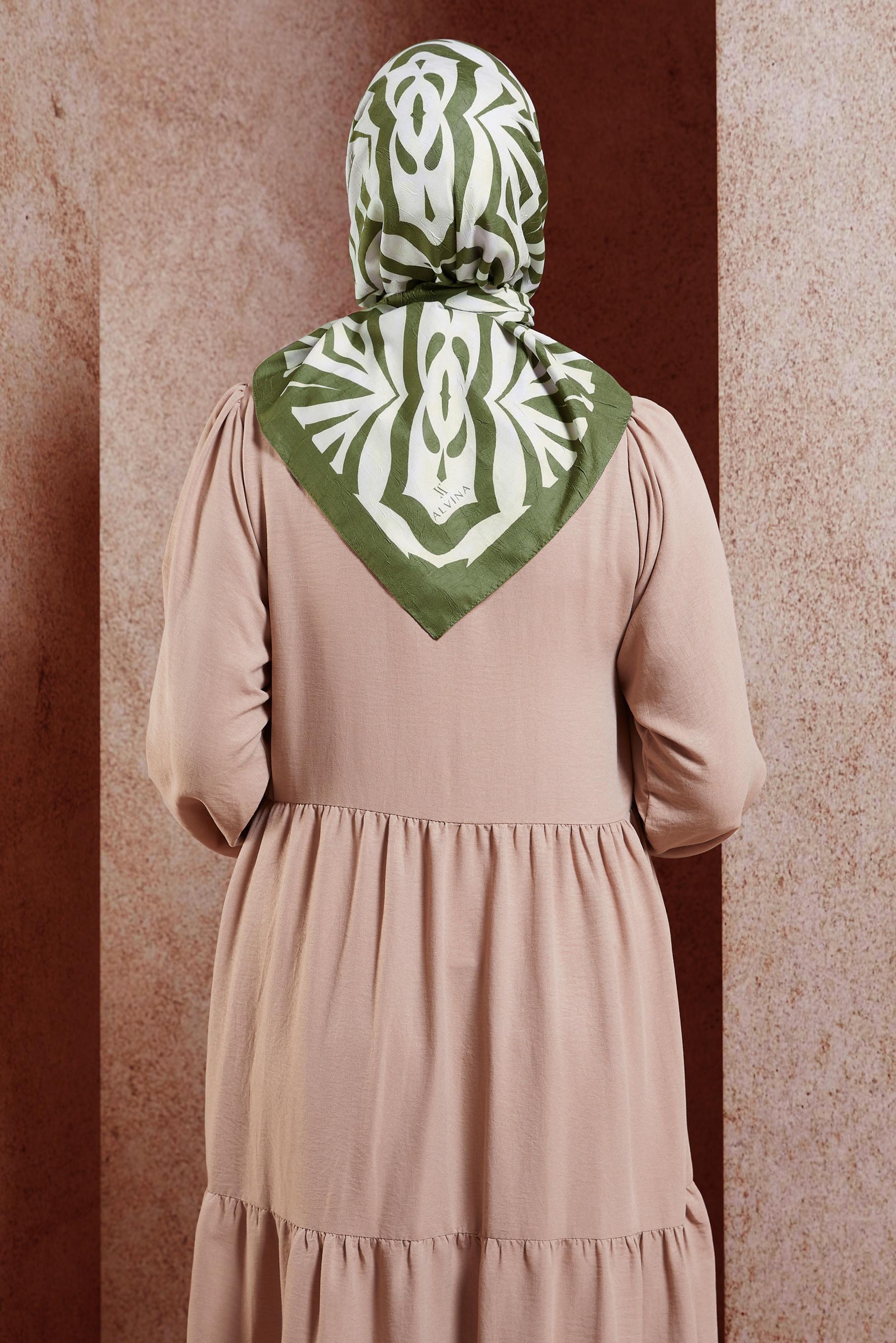 Tesettür giyim HAKİ ALVİNA DESENLİ EŞARP 8439