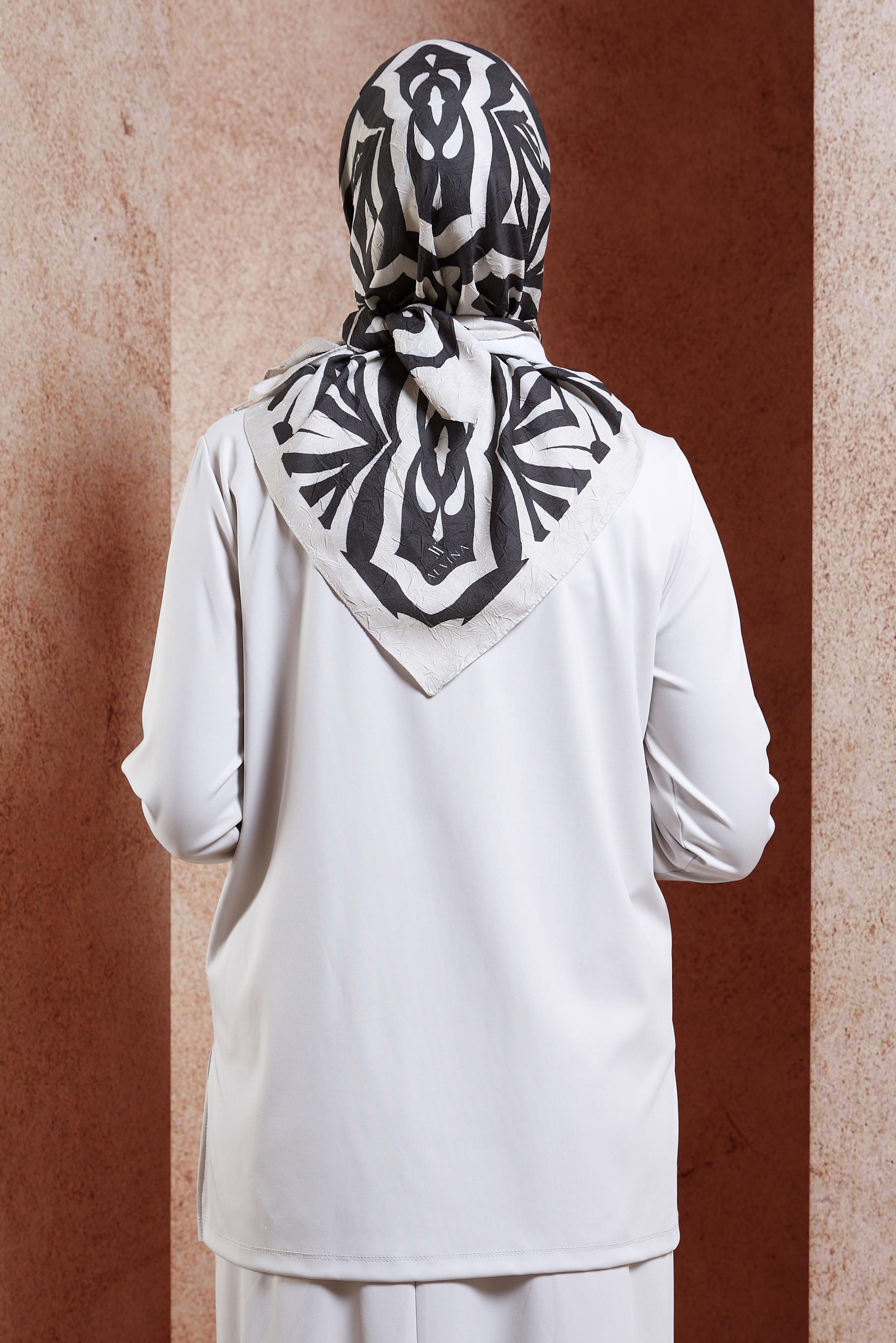 Tesettür giyim SİYAH ALVİNA DESENLİ EŞARP 8439