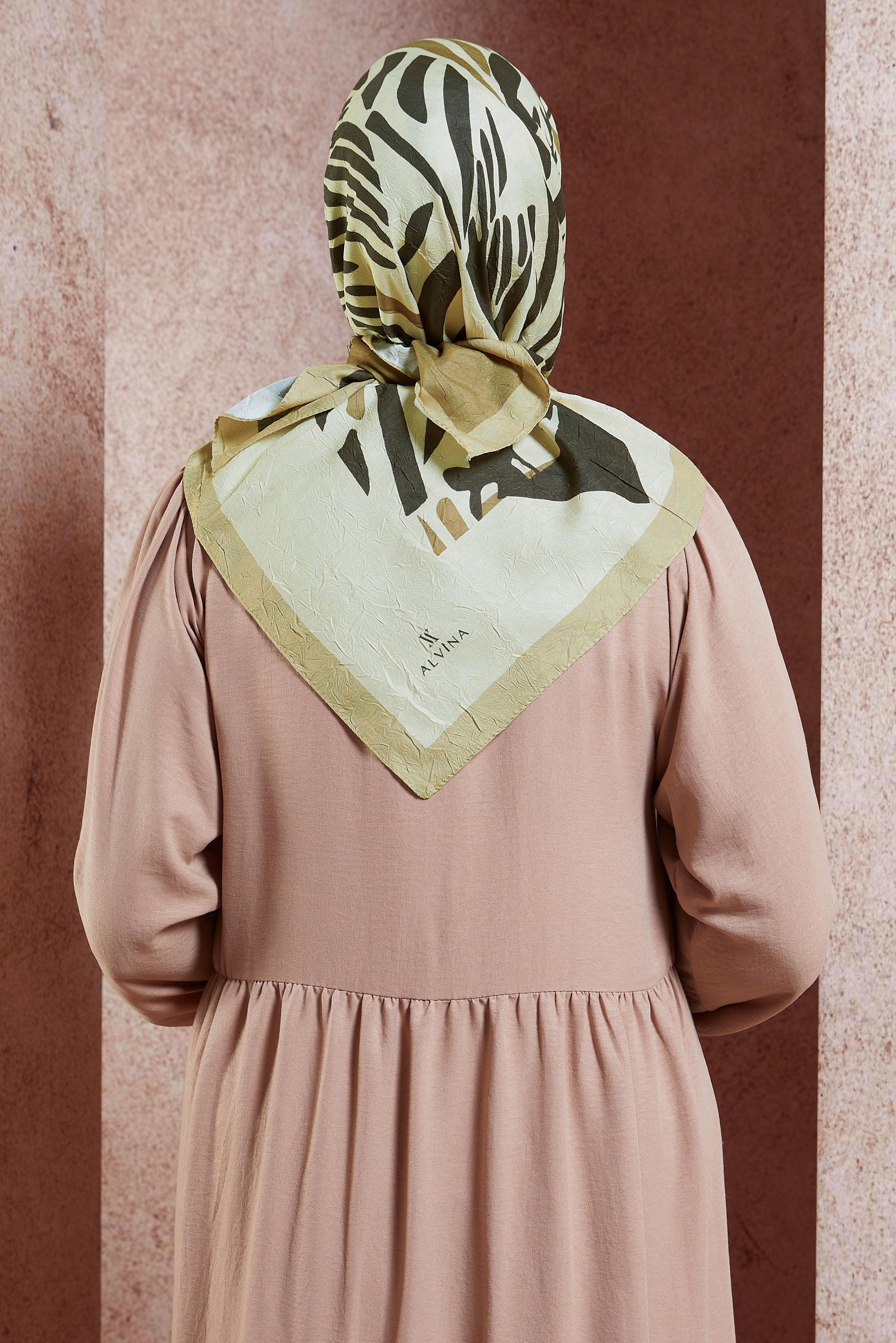 Tesettür giyim ALTIN ALVİNA DESENLİ EŞARP 8441