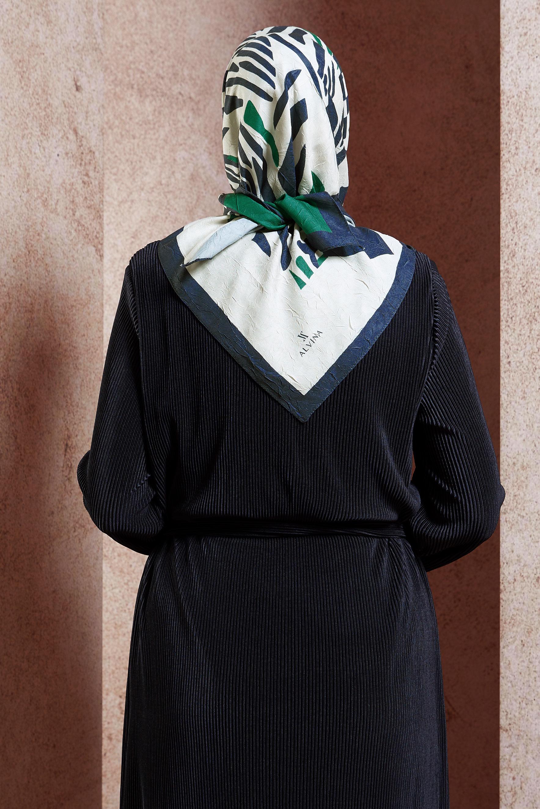 Tesettür giyim LACİVERT ALVİNA DESENLİ EŞARP 8441