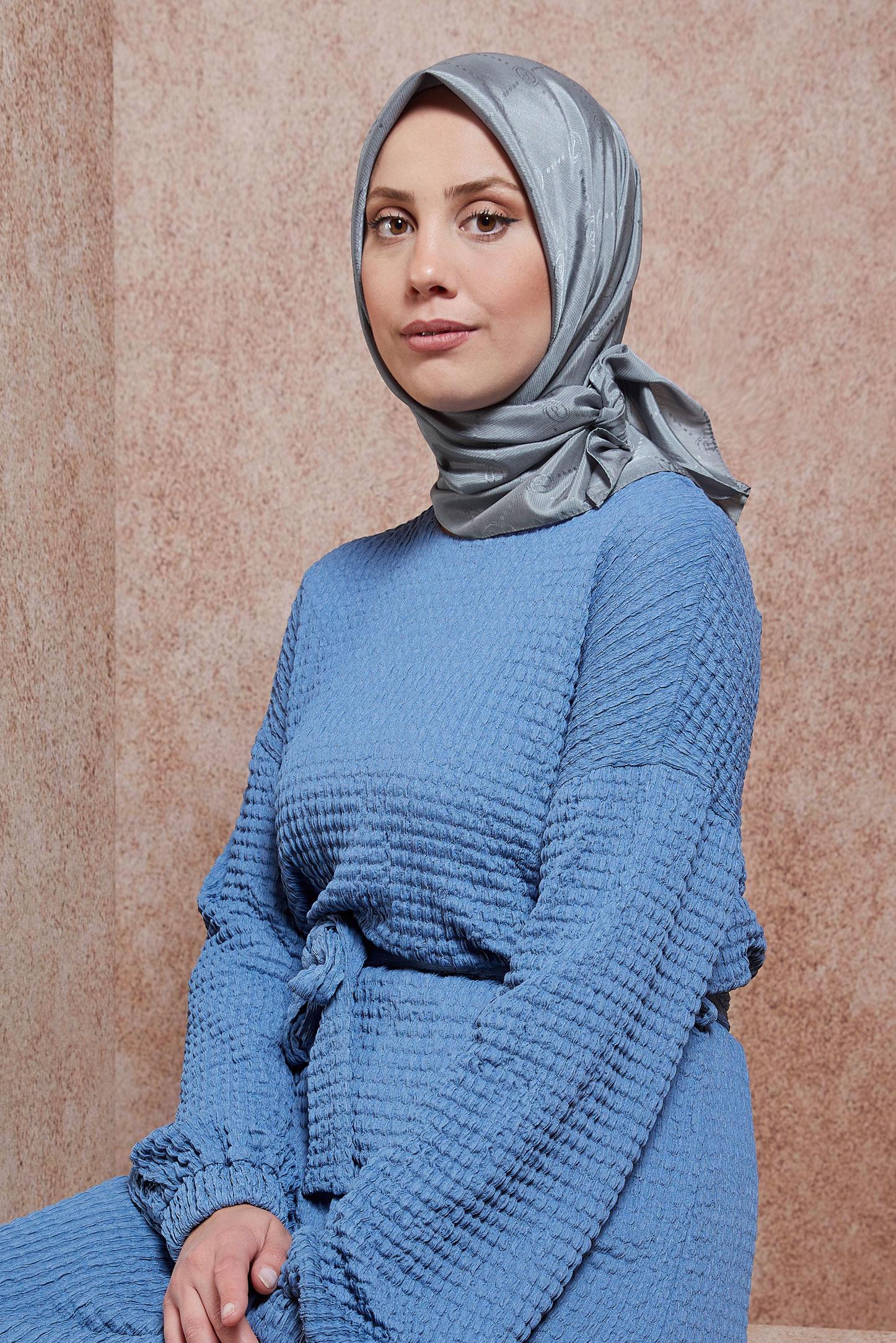 Tesettür giyim GRİ ALVİNA MONOGRAM EŞARP 8442