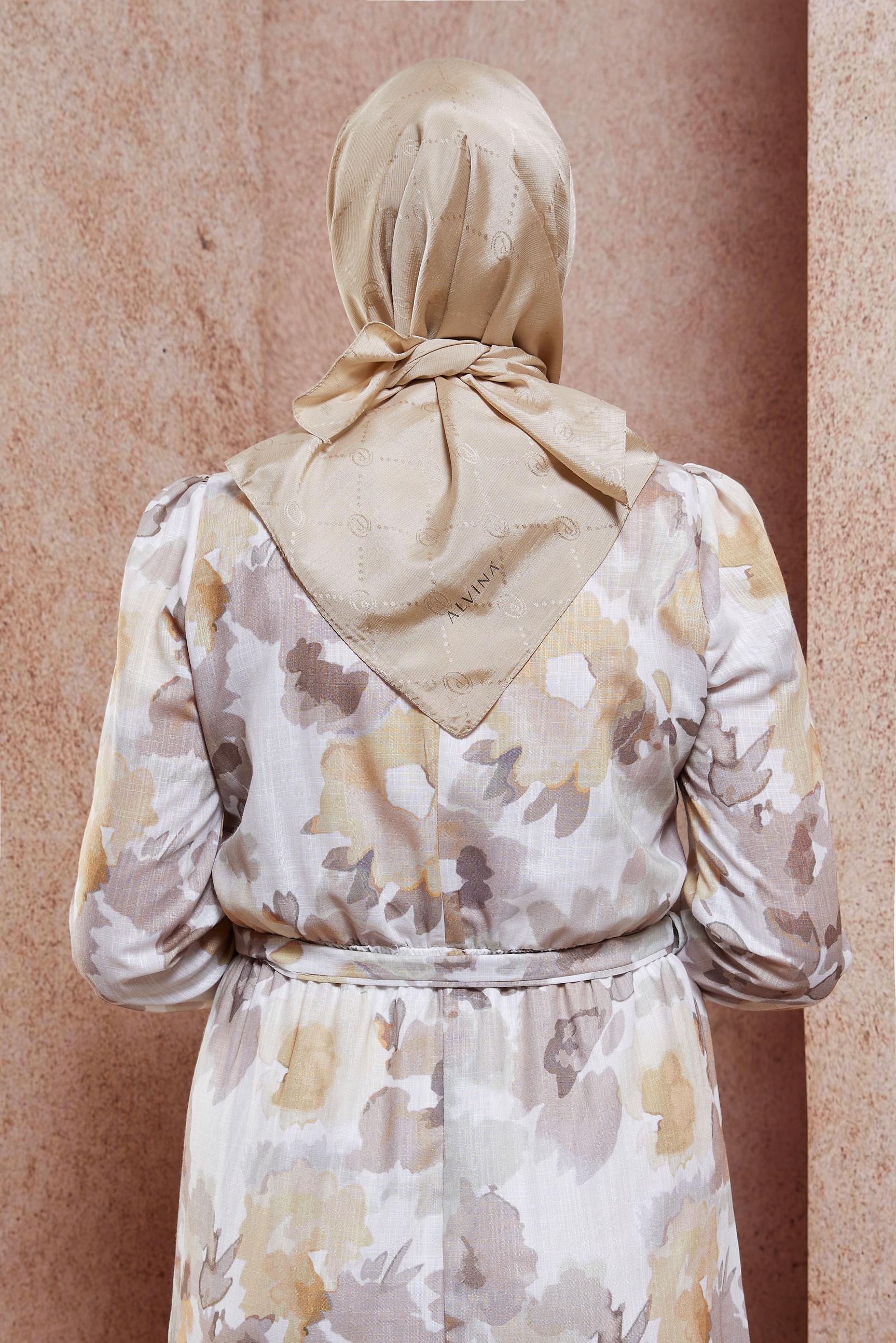 Tesettür giyim BEJ ALVİNA MONOGRAM EŞARP 8442