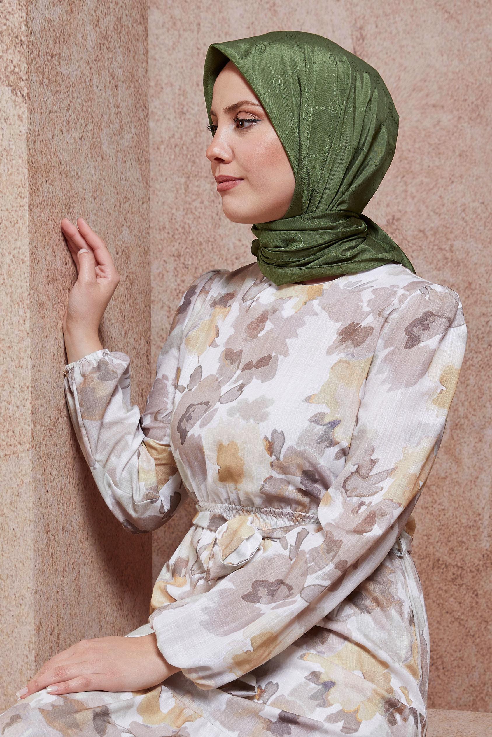 Tesettür giyim HAKİ ALVİNA MONOGRAM EŞARP 8442