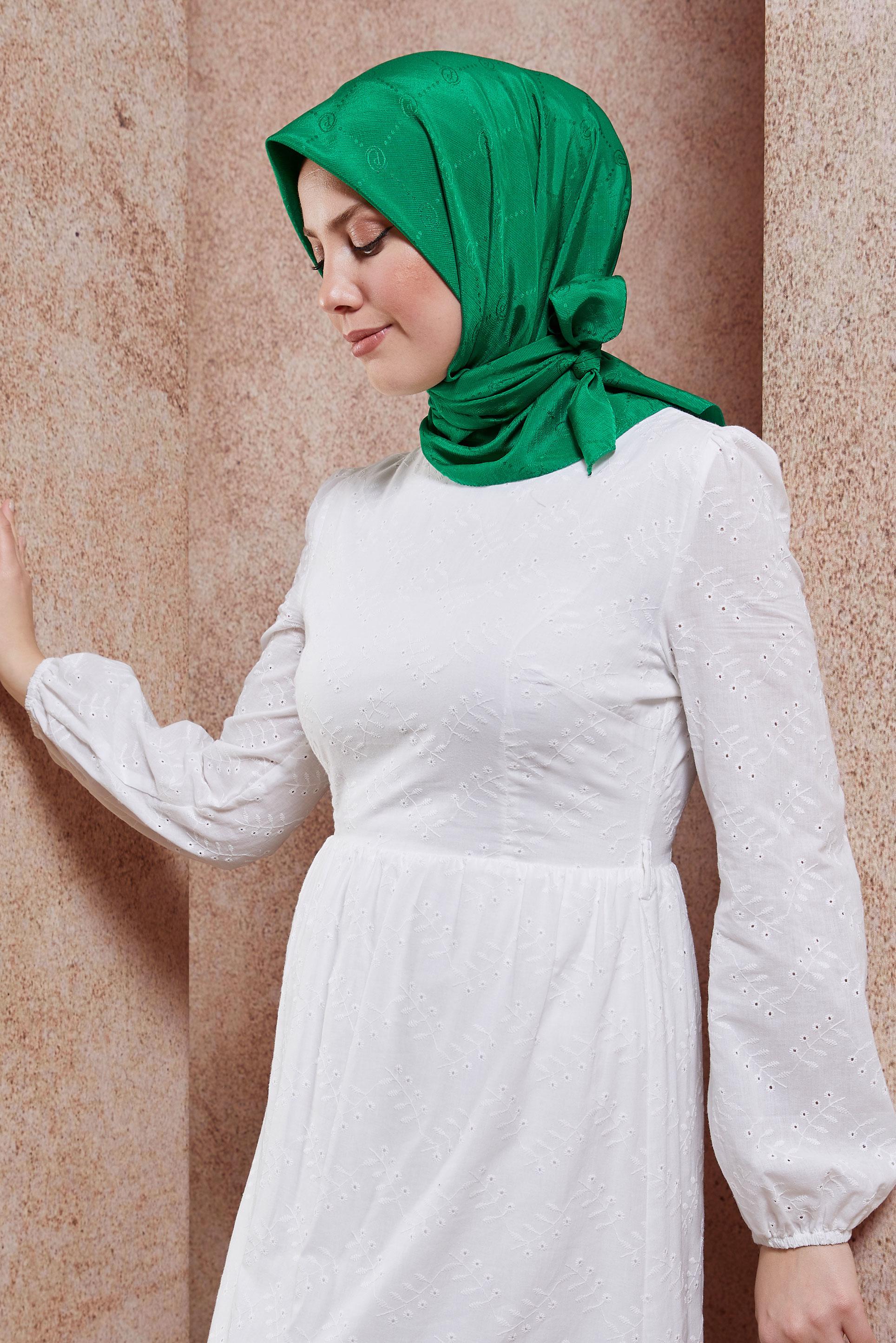 Tesettür giyim YEŞİL ALVİNA MONOGRAM EŞARP 8442