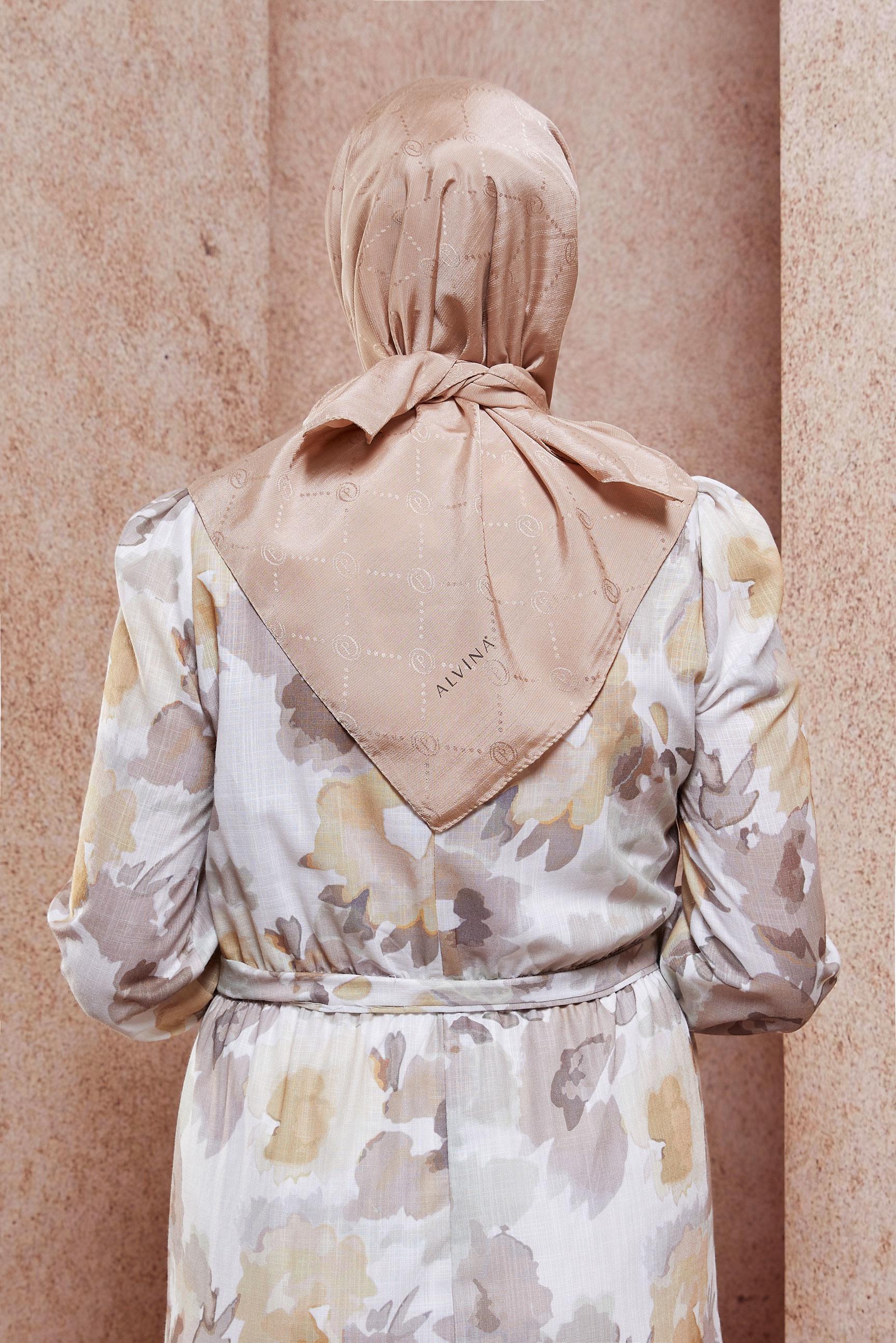 Tesettür giyim VİZON ALVİNA MONOGRAM EŞARP 8442