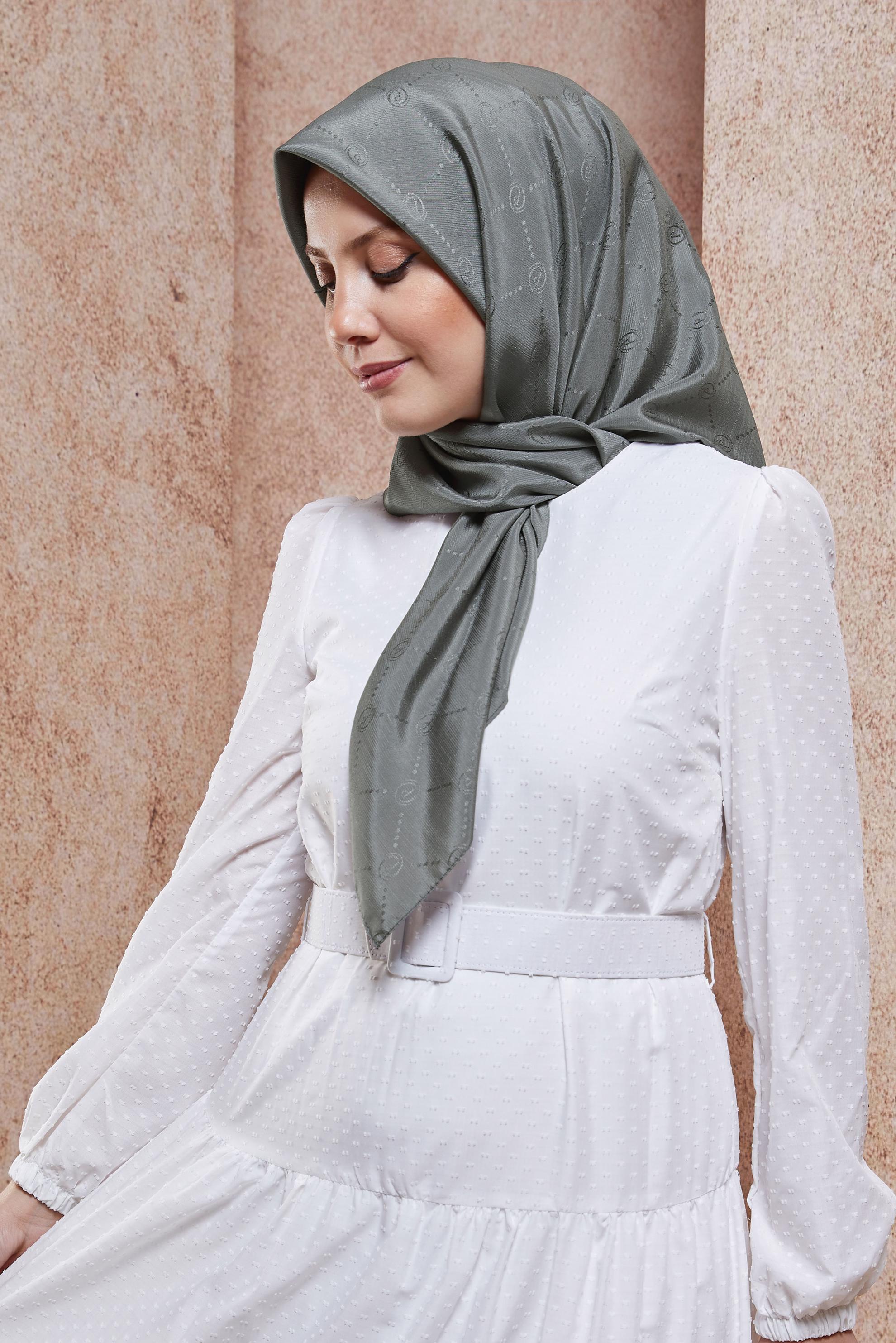 Tesettür giyim GRİ ALVİNA MONOGRAM EŞARP 8442