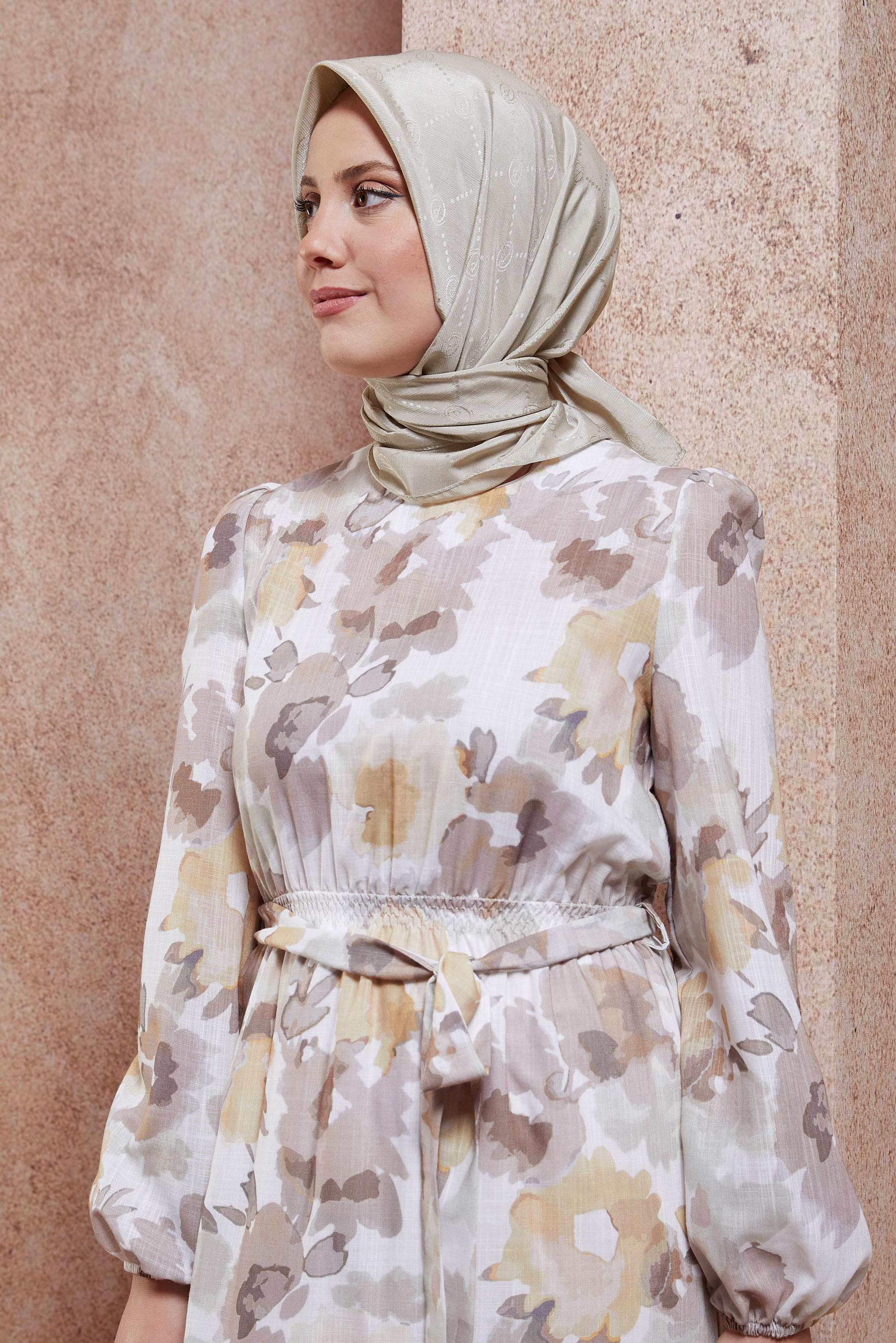 Tesettür giyim BEJ ALVİNA MONOGRAM EŞARP 8442