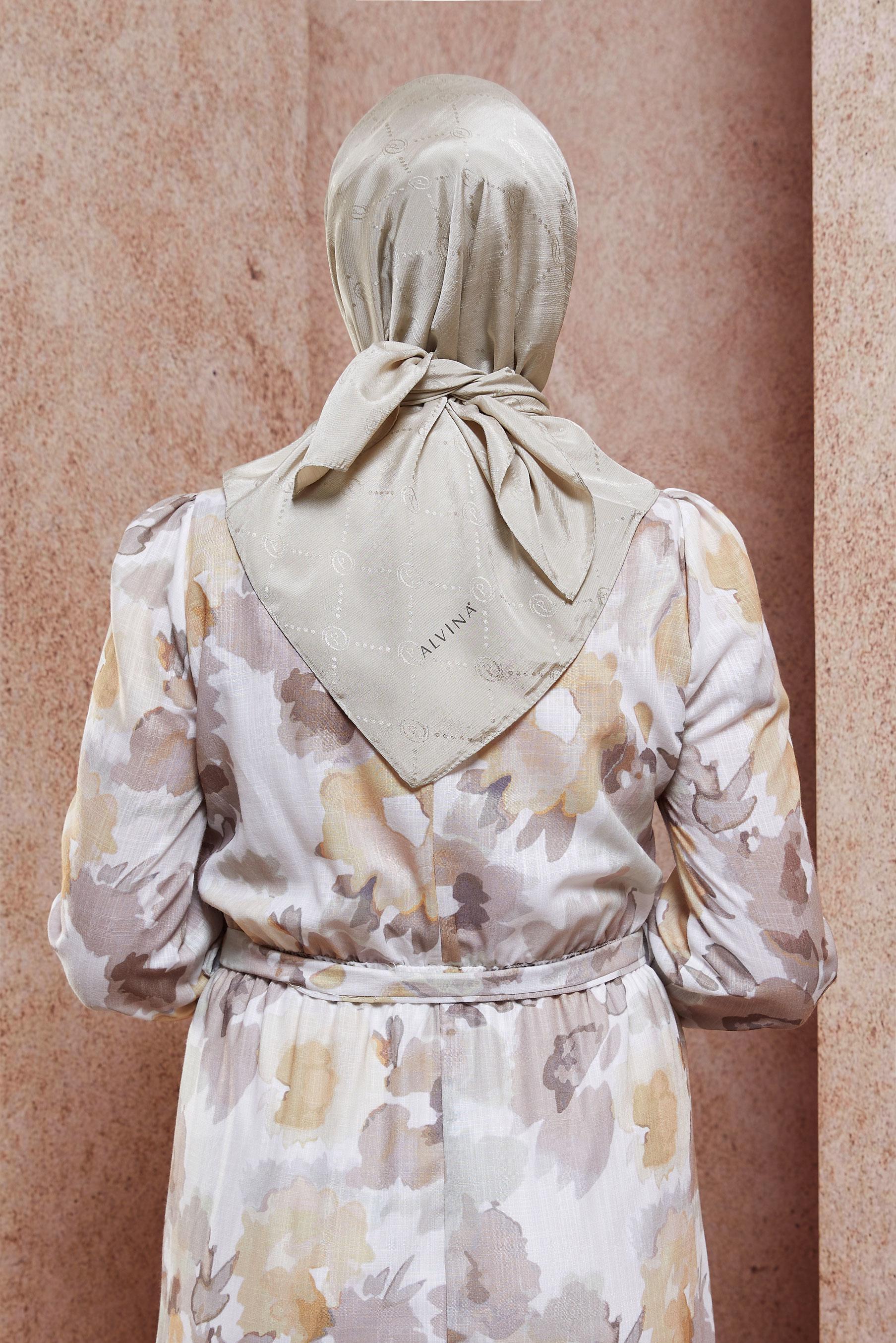 Tesettür giyim BEJ ALVİNA MONOGRAM EŞARP 8442