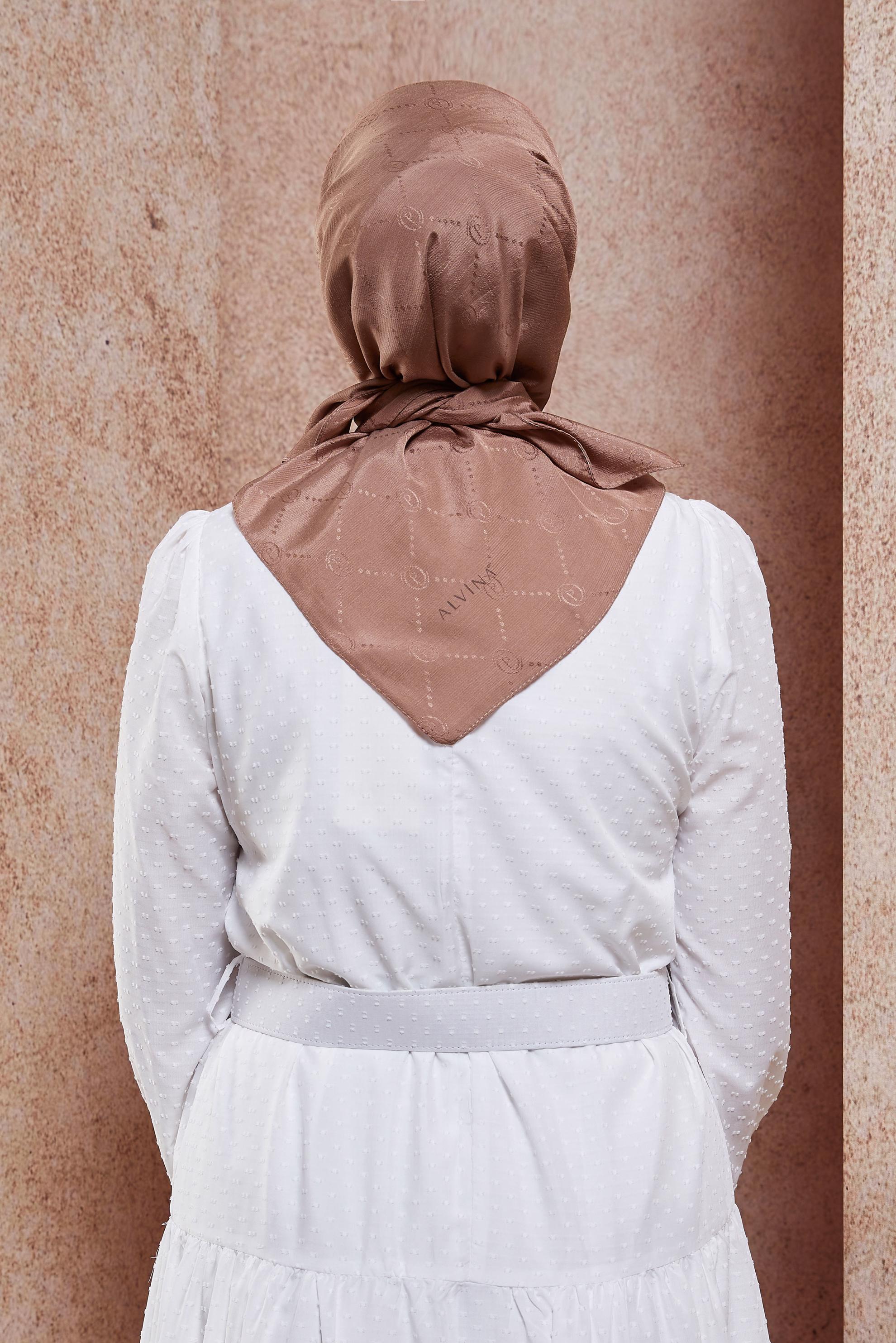 Tesettür giyim PUDRA ALVİNA MONOGRAM EŞARP 8442