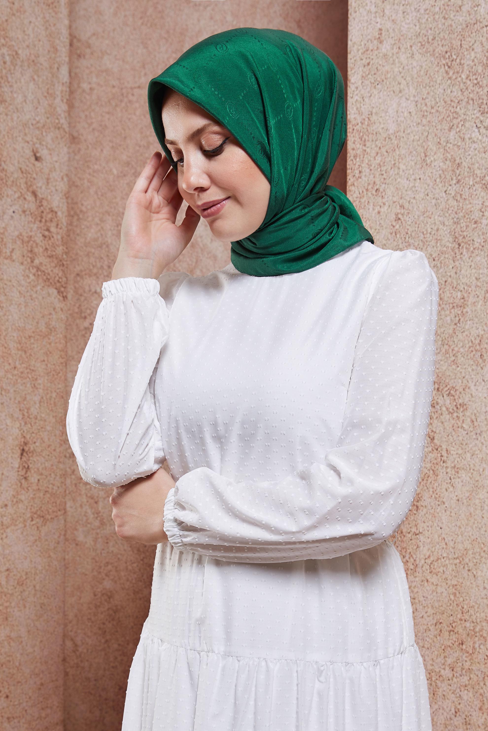 Tesettür giyim YEŞİL ALVİNA MONOGRAM EŞARP 8442