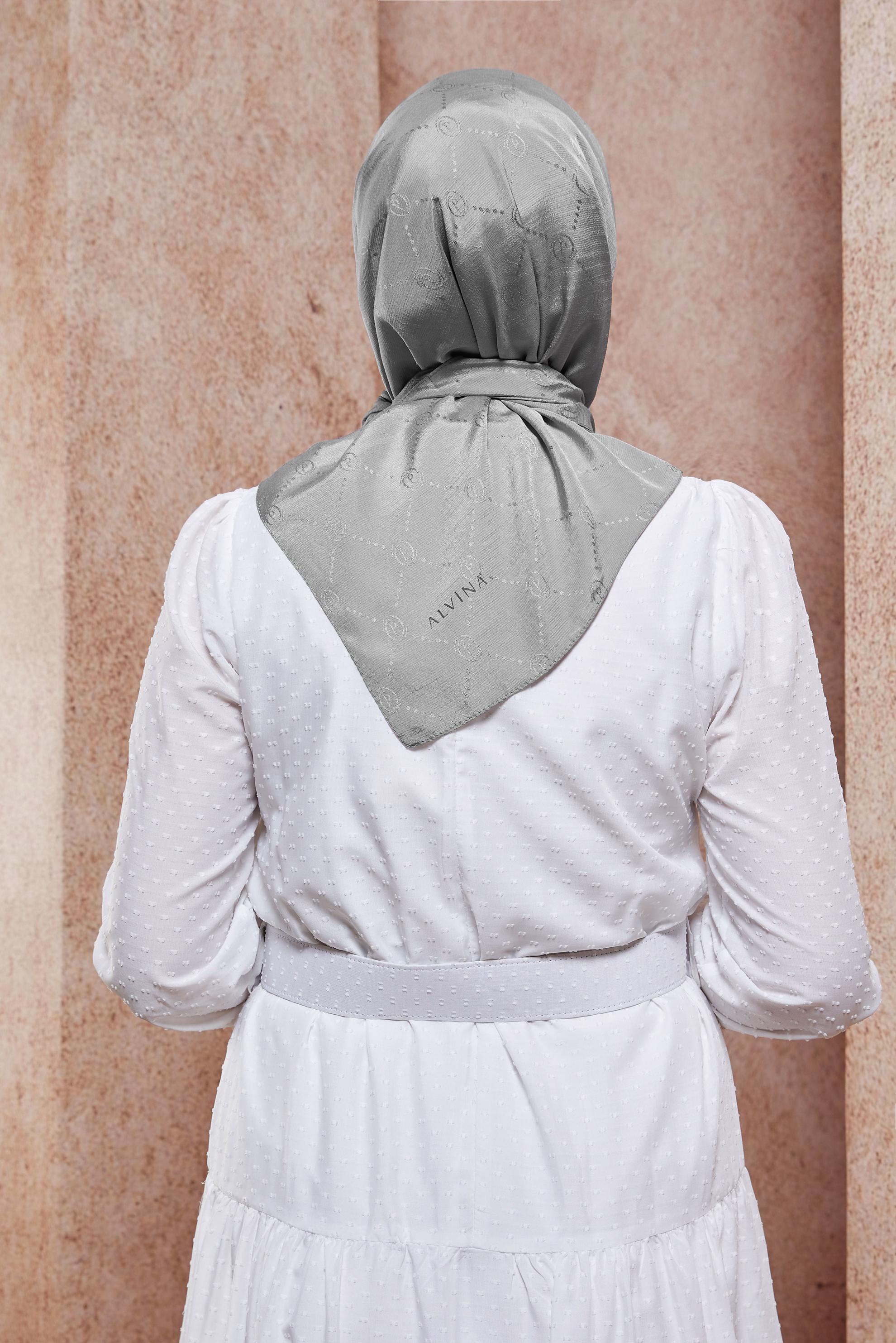 Tesettür giyim GRİ ALVİNA MONOGRAM EŞARP 8442