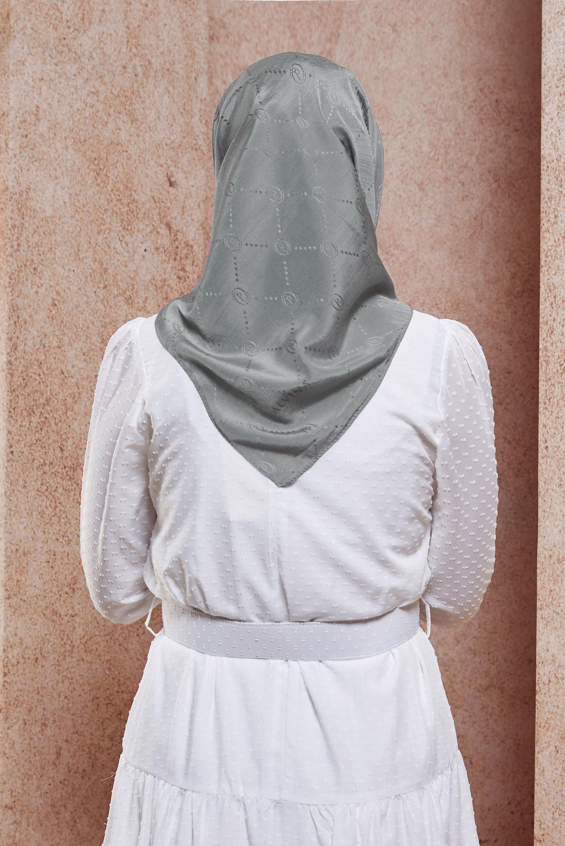 Tesettür giyim GRİ ALVİNA MONOGRAM EŞARP 8442