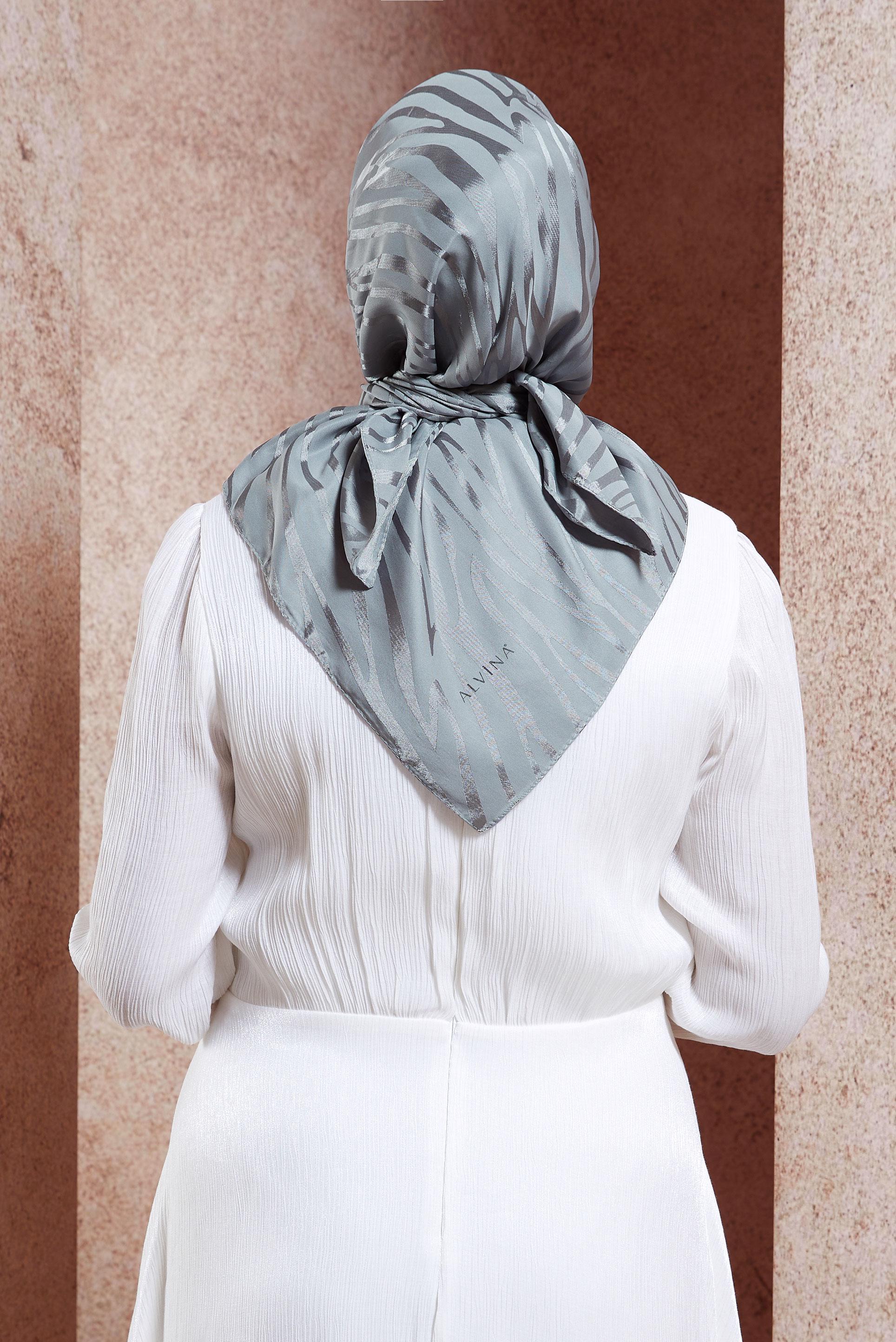 Tesettür giyim GRİ ALVİNA ZEBRA DESEN JAKAR EŞARP 8454