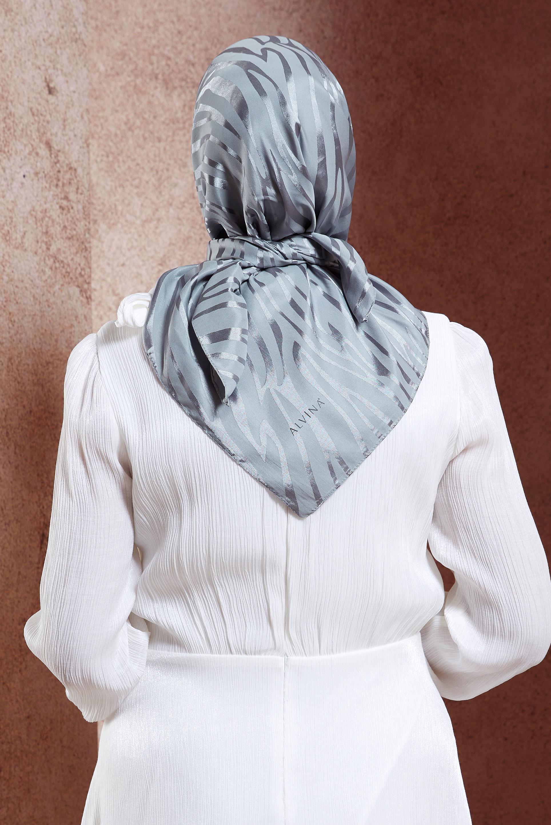 Tesettür giyim GRİ ALVİNA ZEBRA DESEN JAKAR EŞARP 8454