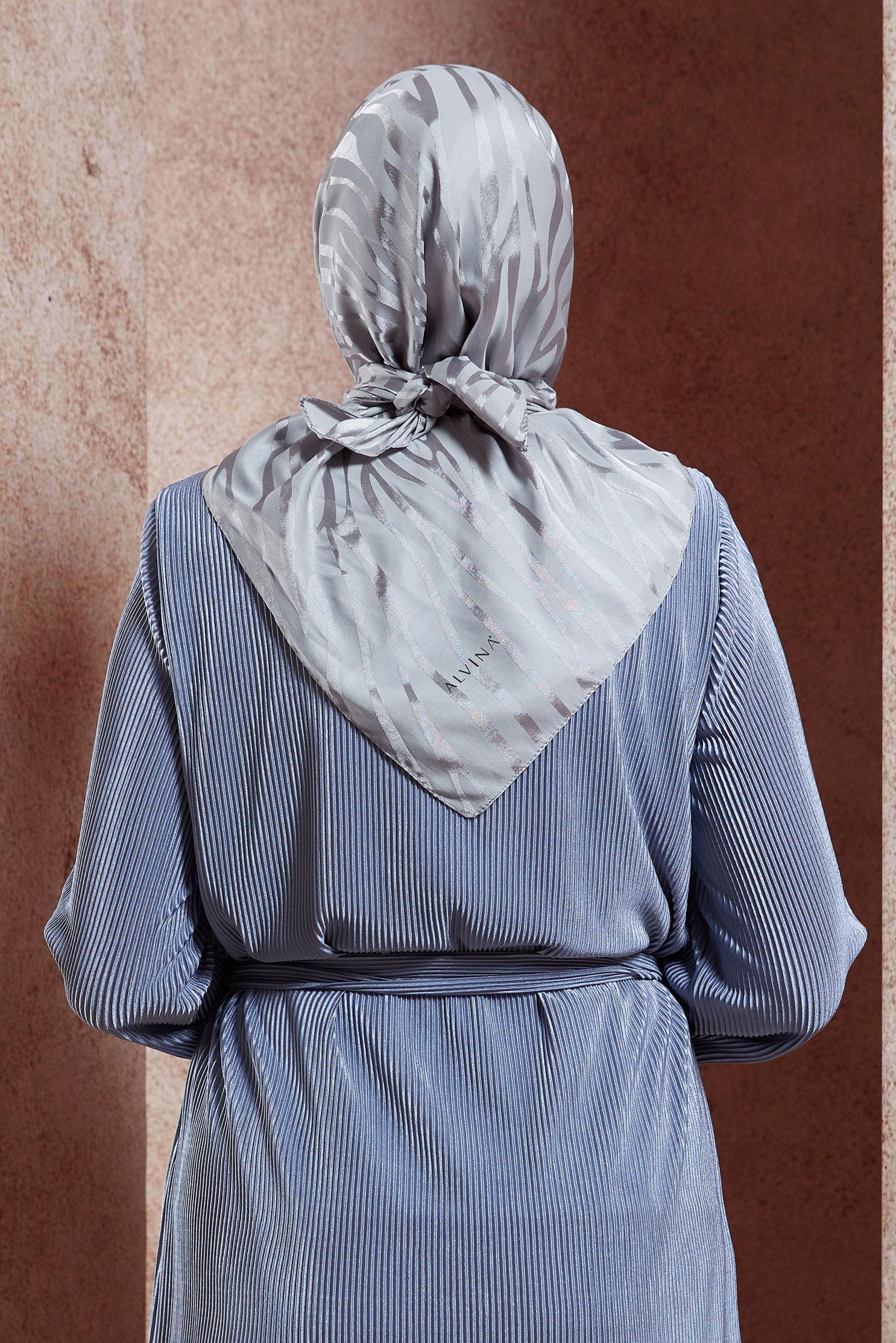 Tesettür giyim GÜMÜŞ ALVİNA ZEBRA DESEN JAKAR EŞARP 8454