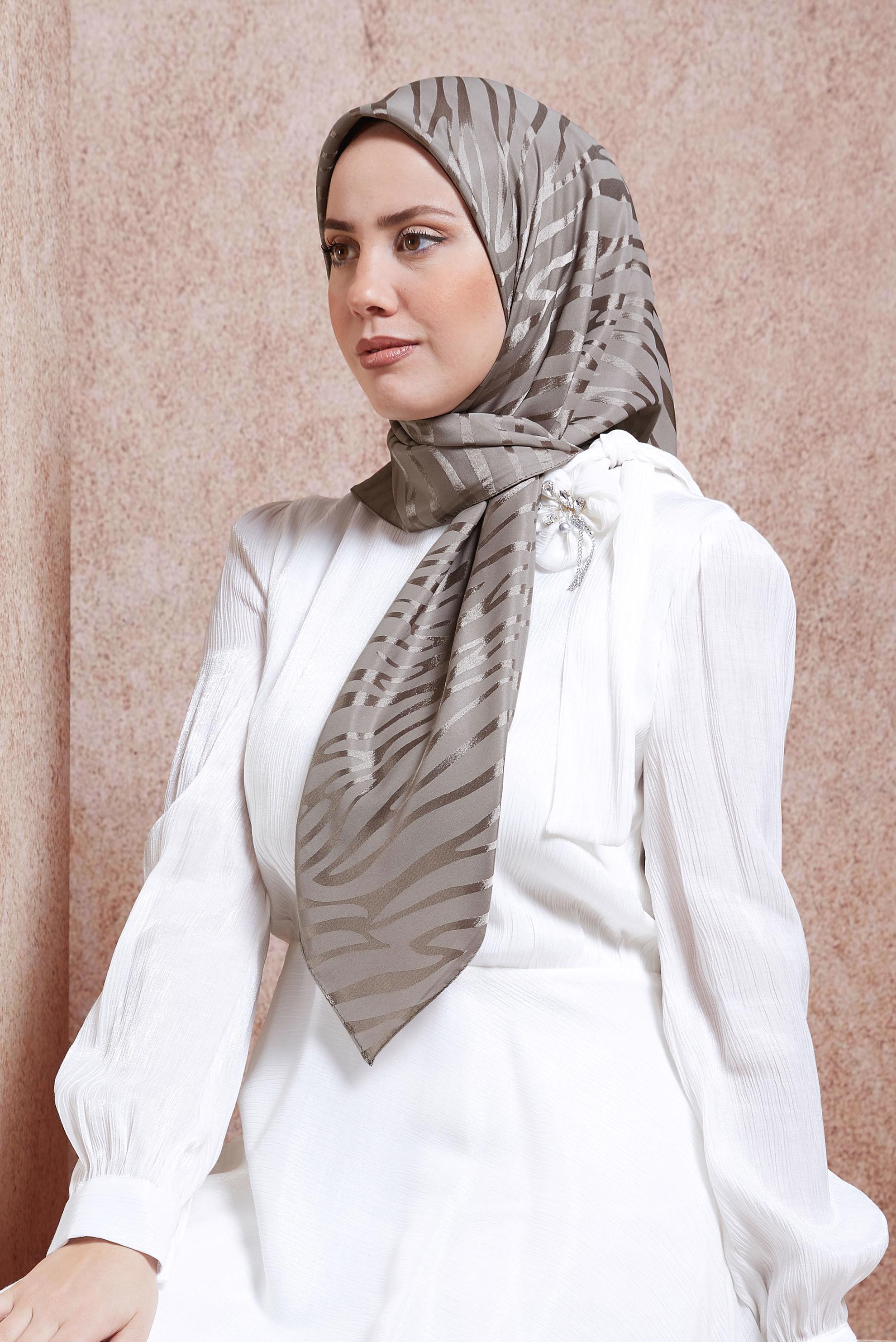 Tesettür giyim VİZON ALVİNA ZEBRA DESEN JAKAR EŞARP 8454