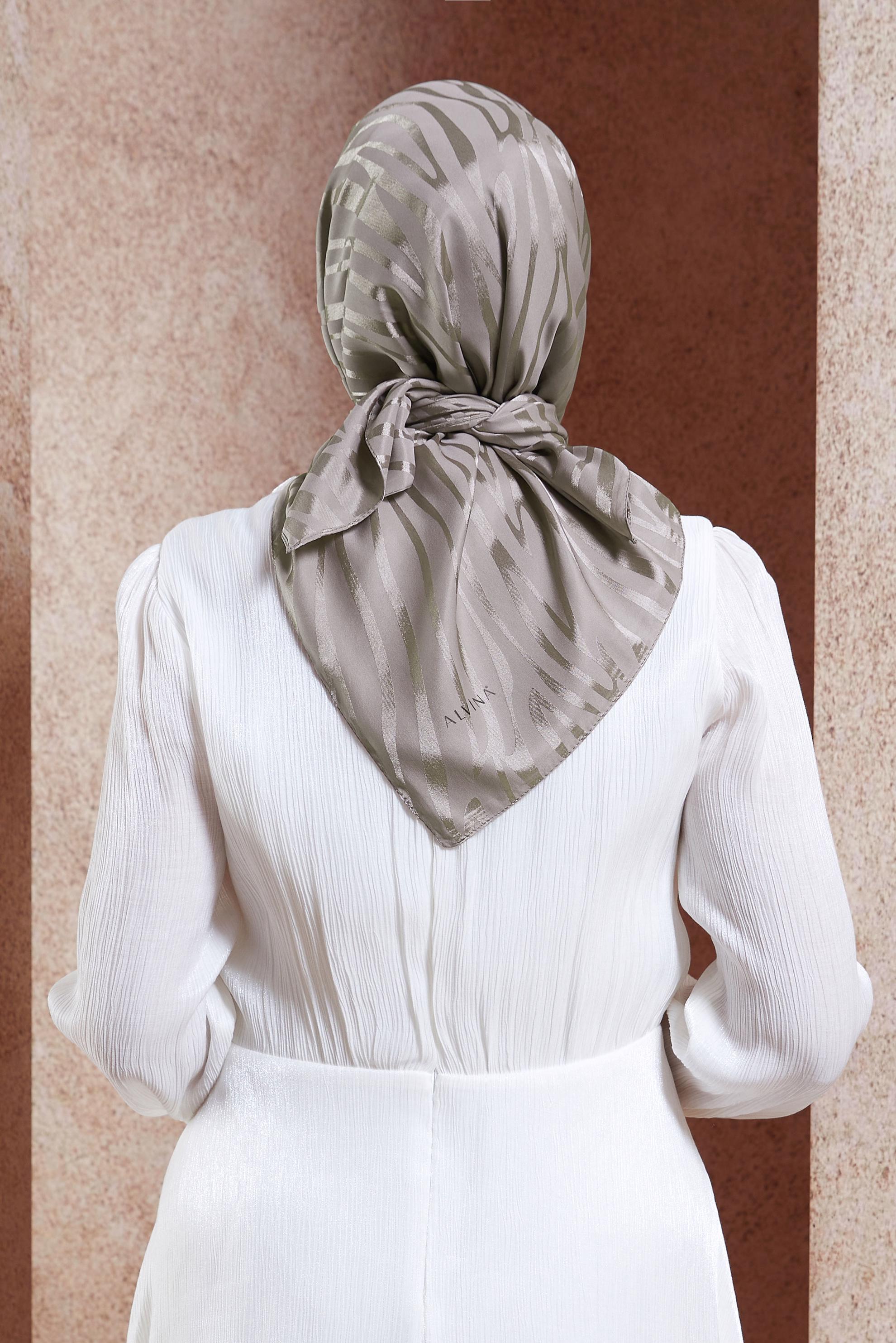 Tesettür giyim VİZON ALVİNA ZEBRA DESEN JAKAR EŞARP 8454