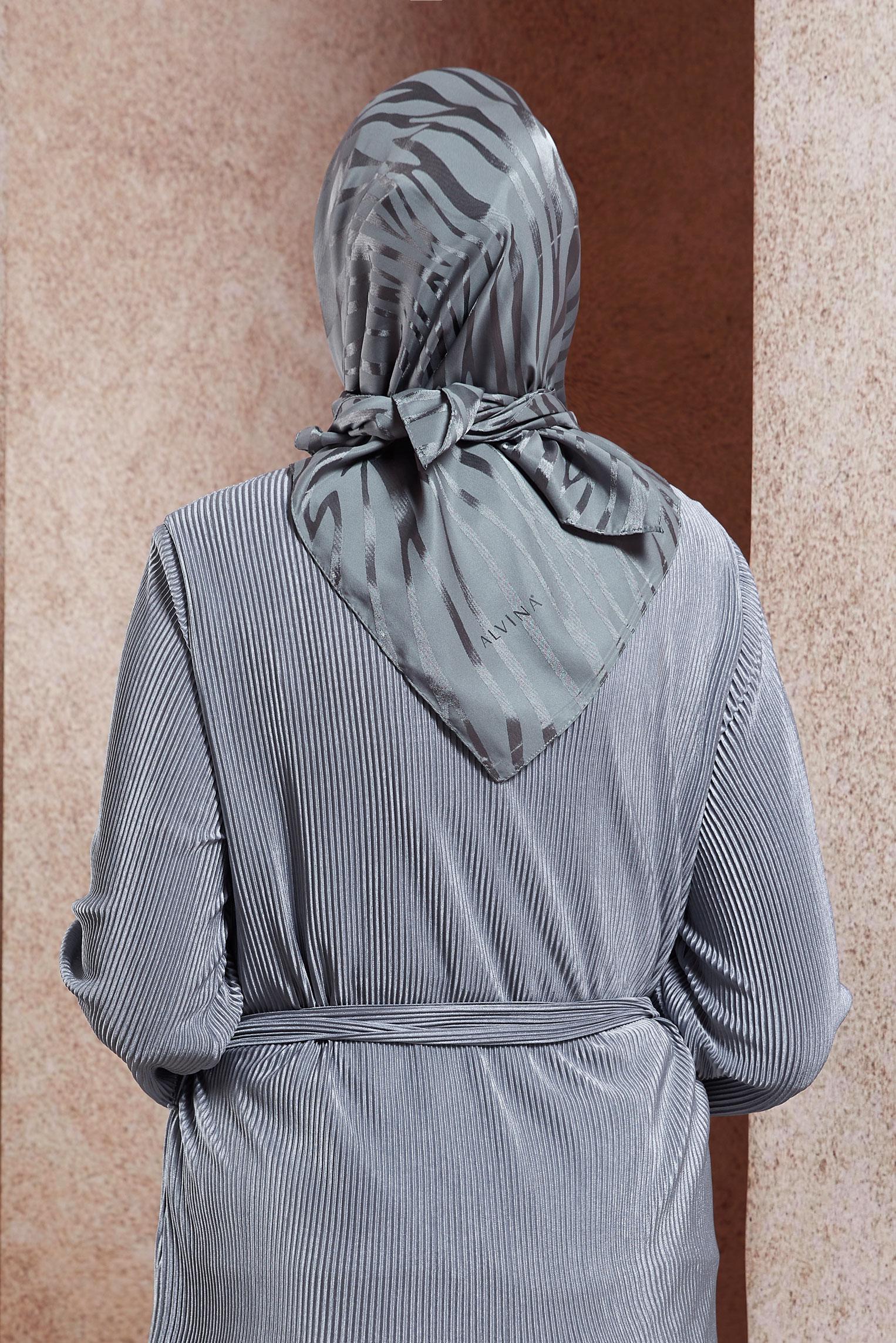 Tesettür giyim GRİ ALVİNA ZEBRA DESEN JAKAR EŞARP 8454