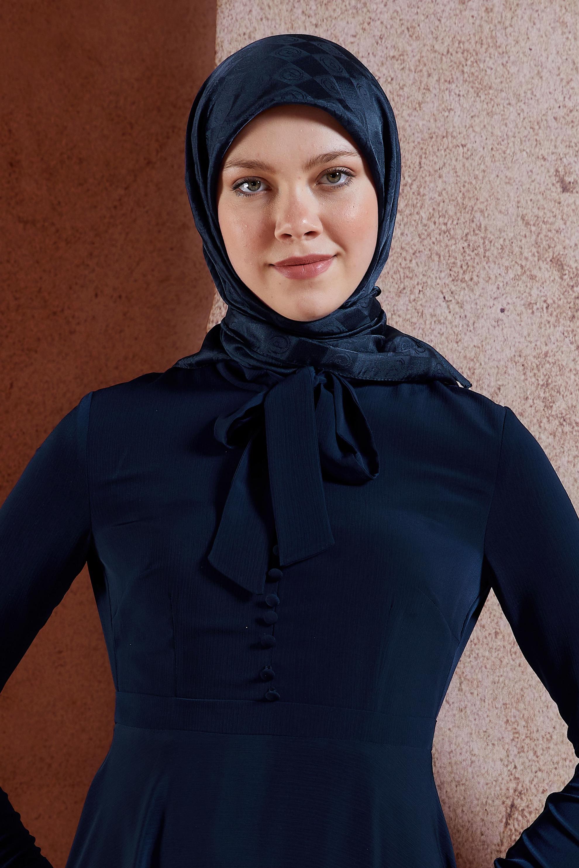 Tesettür giyim LACİVERT ALVİNA MONOGRAM EŞARP 8451