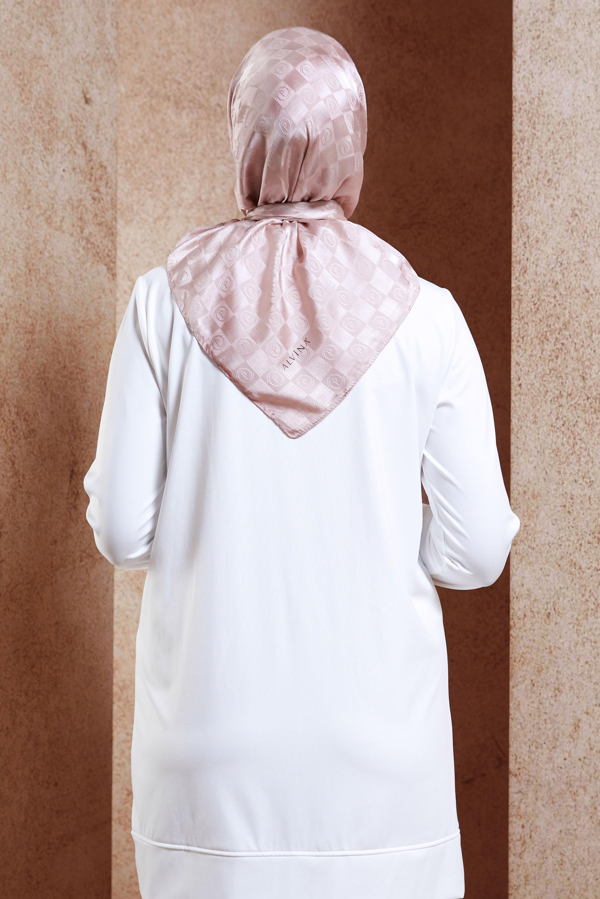 Tesettür giyim PUDRA ALVİNA MONOGRAM EŞARP 8451