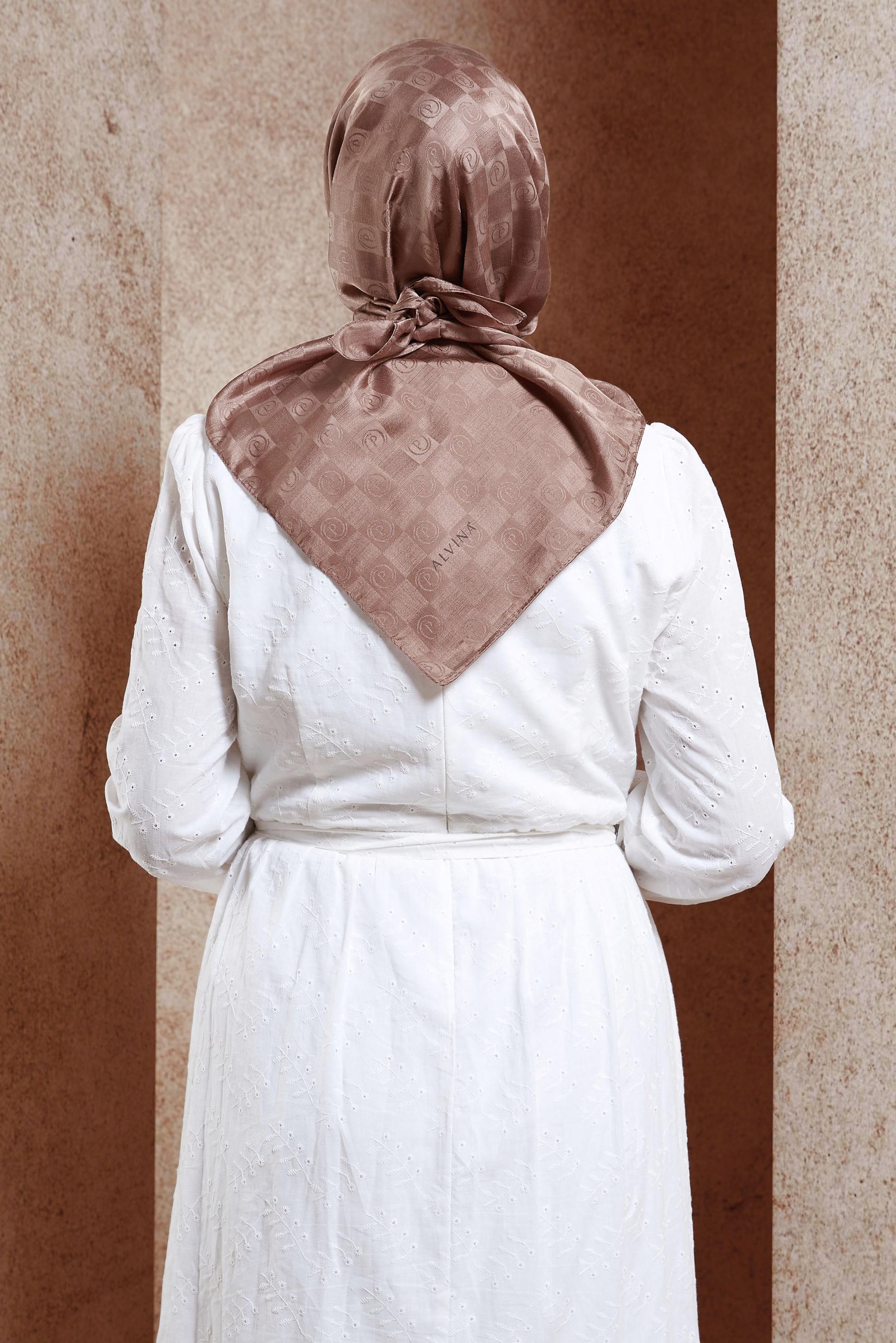 Tesettür giyim VİZON ALVİNA MONOGRAM EŞARP 8451