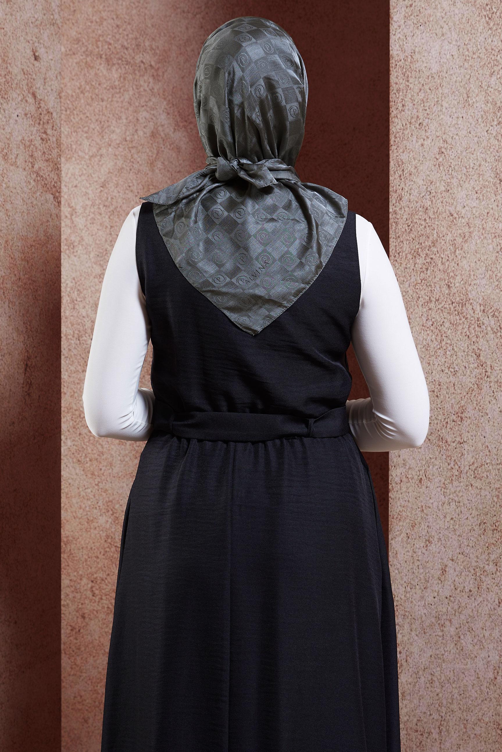 Tesettür giyim GRİ ALVİNA MONOGRAM EŞARP 8451