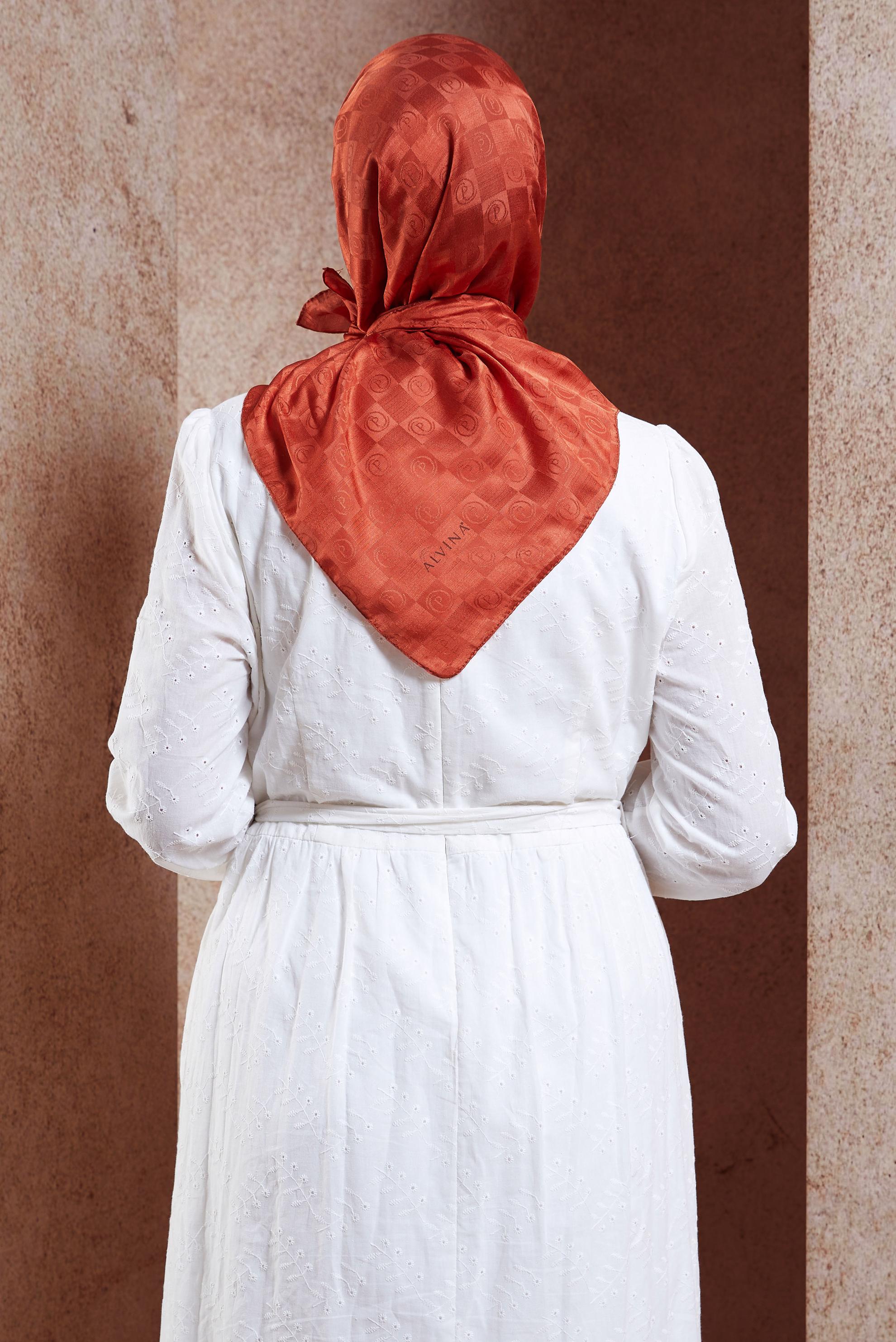 Tesettür giyim PUDRA ALVİNA MONOGRAM EŞARP 8451