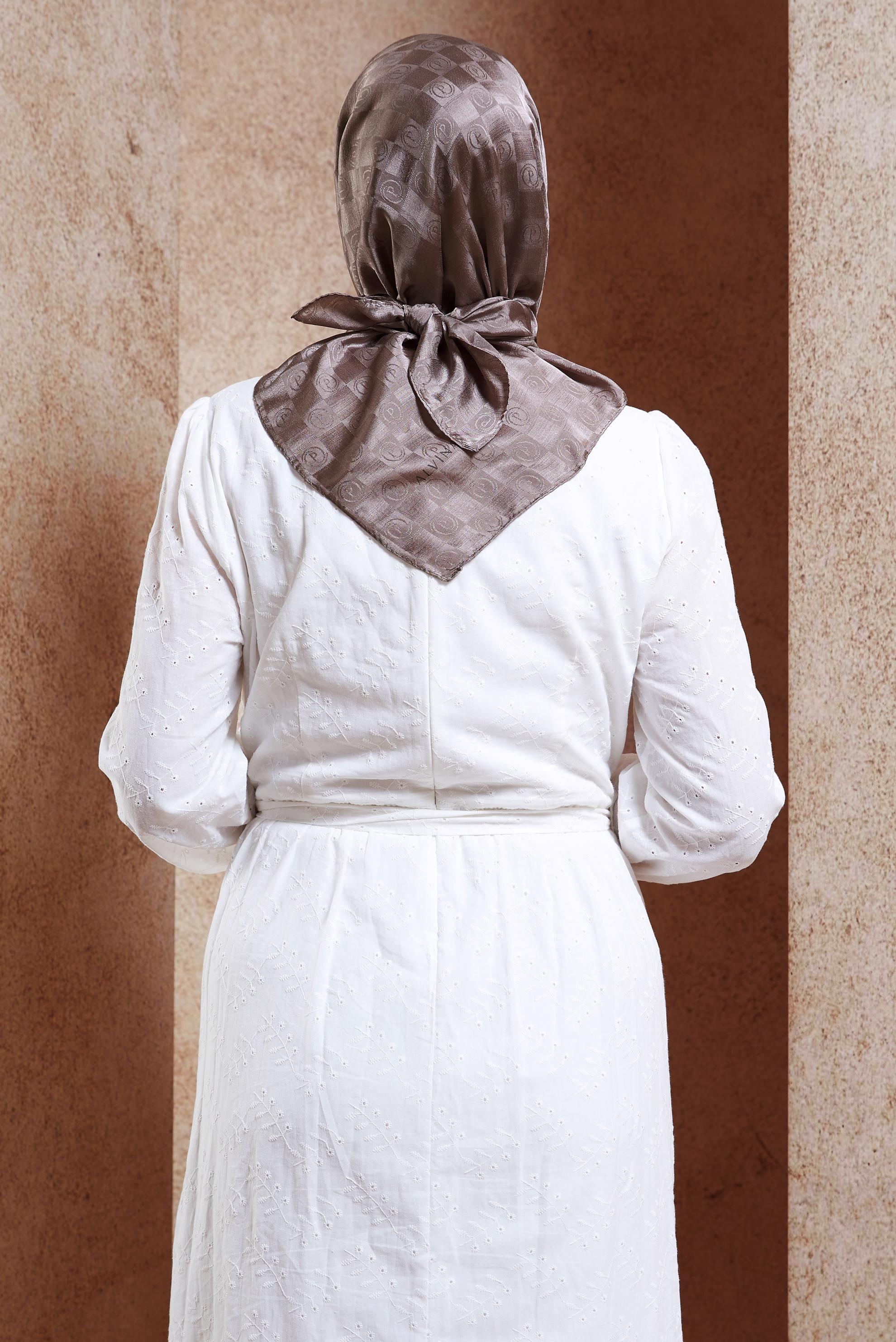 Tesettür giyim VİZON ALVİNA MONOGRAM EŞARP 8451