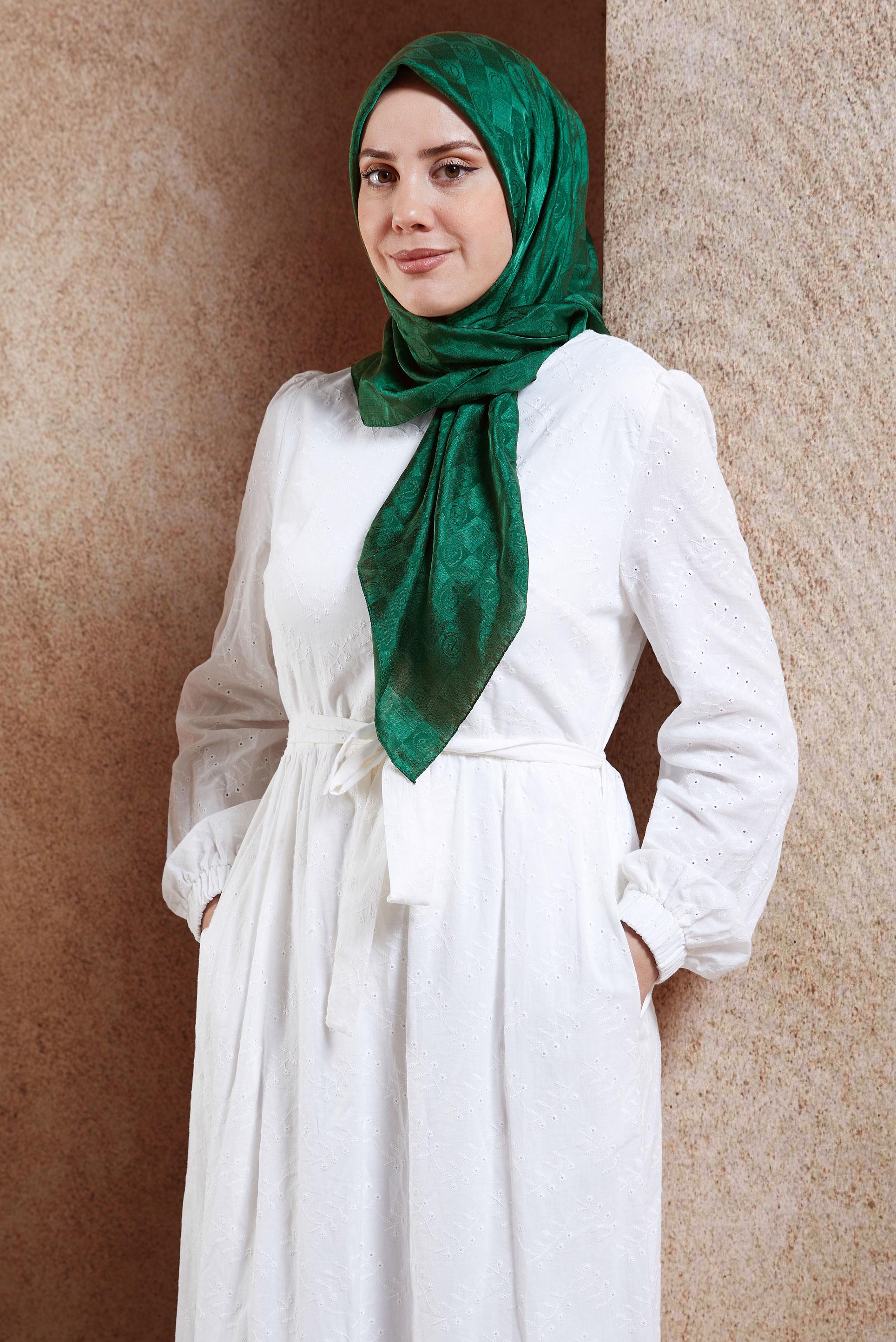 Tesettür giyim YEŞİL ALVİNA MONOGRAM EŞARP 8451