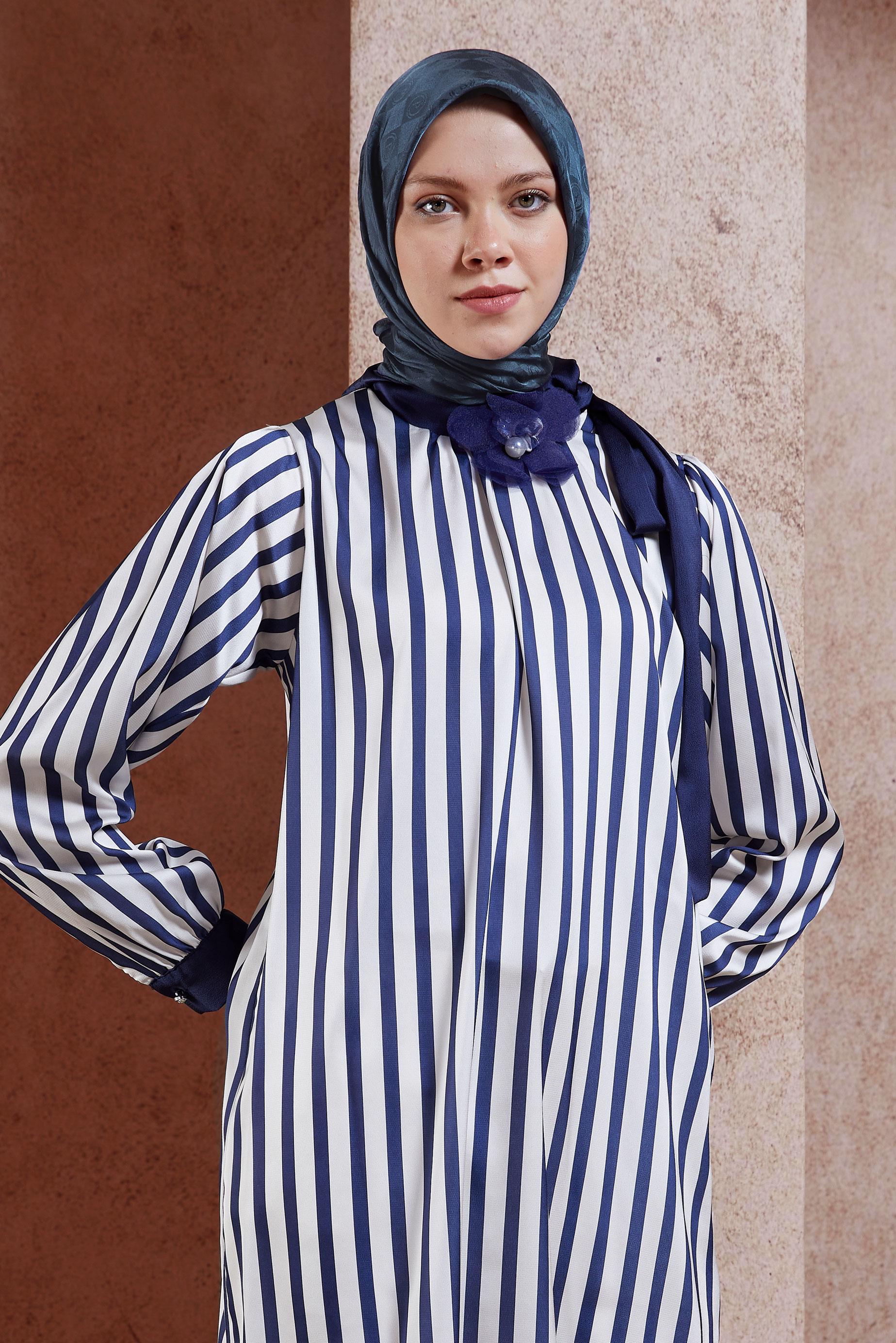 Tesettür giyim LACİVERT ALVİNA MONOGRAM EŞARP 8451