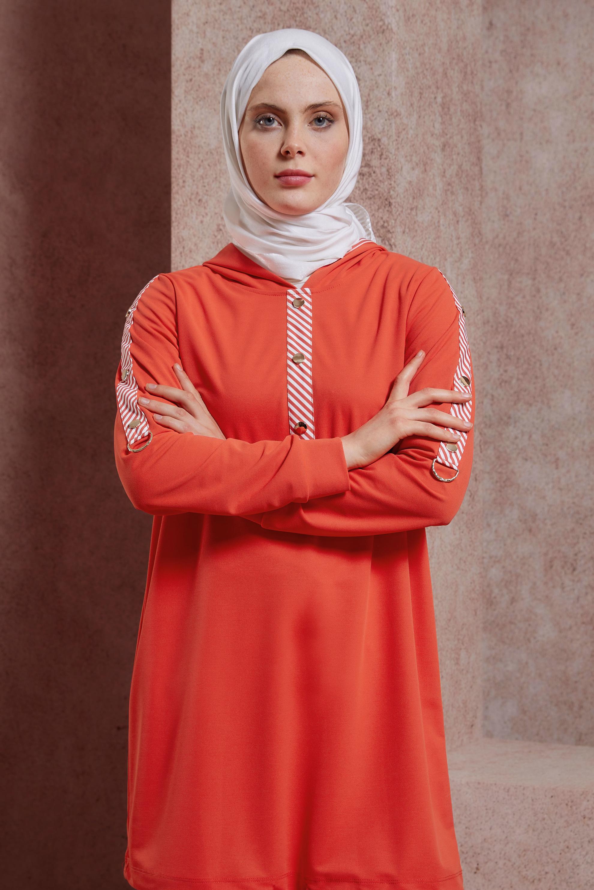 Tesettür giyim KIRMIZI KAPÜŞONLU EŞOFMAN TUNİK 43783