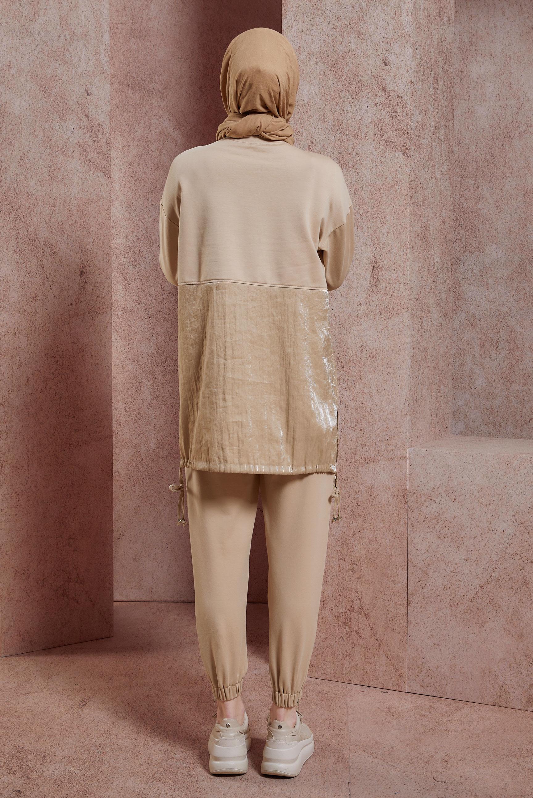 Tesettür giyim BEJ YAZI BASKILI PANTOLONLU EŞOFMAN TAKIM 44405