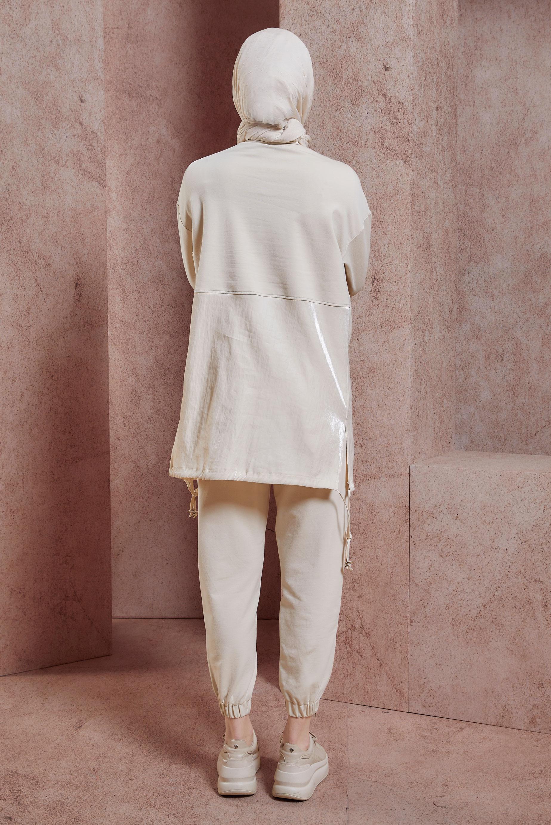 Tesettür giyim BEJ YAZI BASKILI PANTOLONLU EŞOFMAN TAKIM 44405