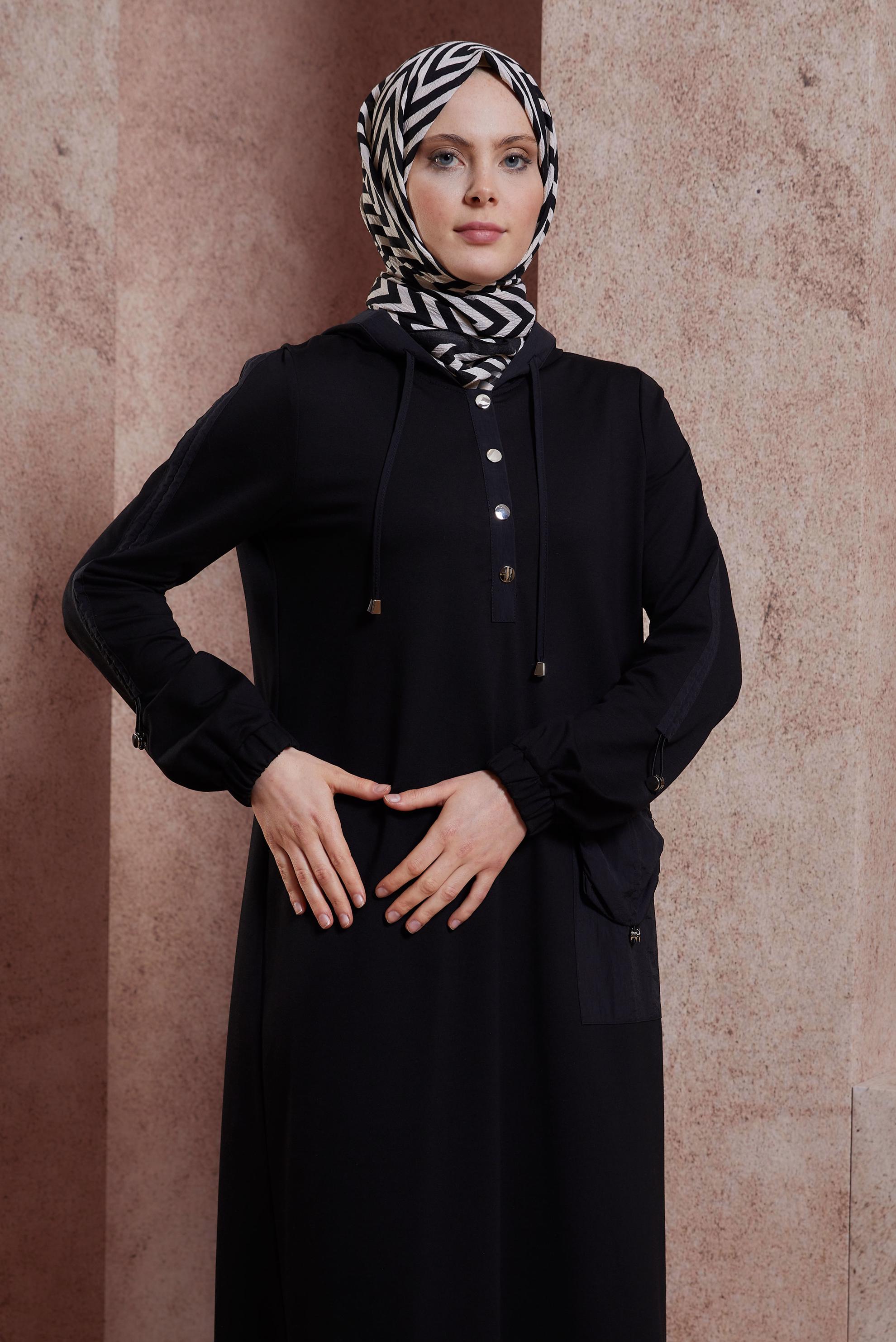 Tesettür giyim SİYAH KAPÜŞONLU EŞOFMAN ELBİSE 44407