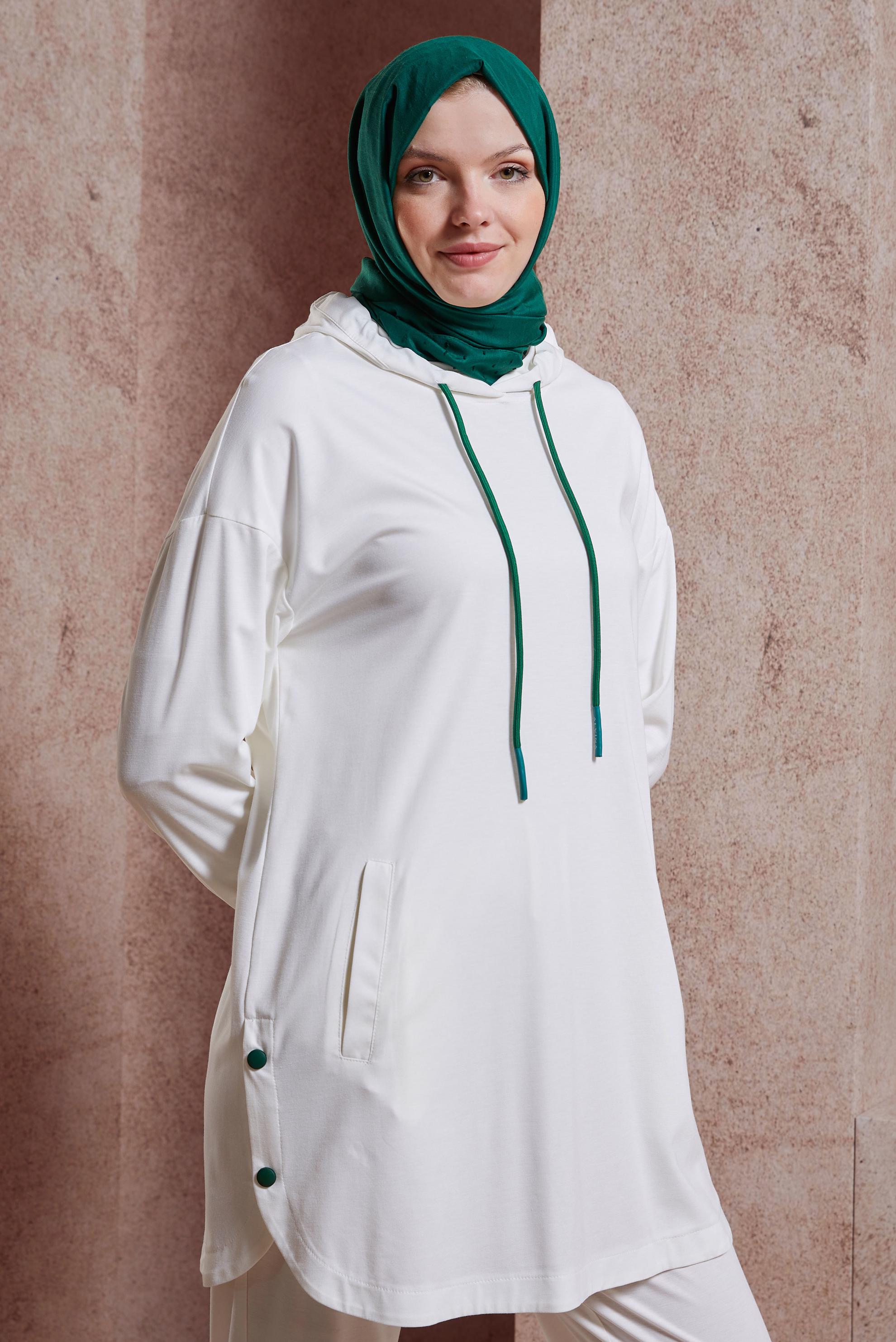 Tesettür giyim BEYAZ KAPÜŞONLU EŞOFMAN TAKIM 44408