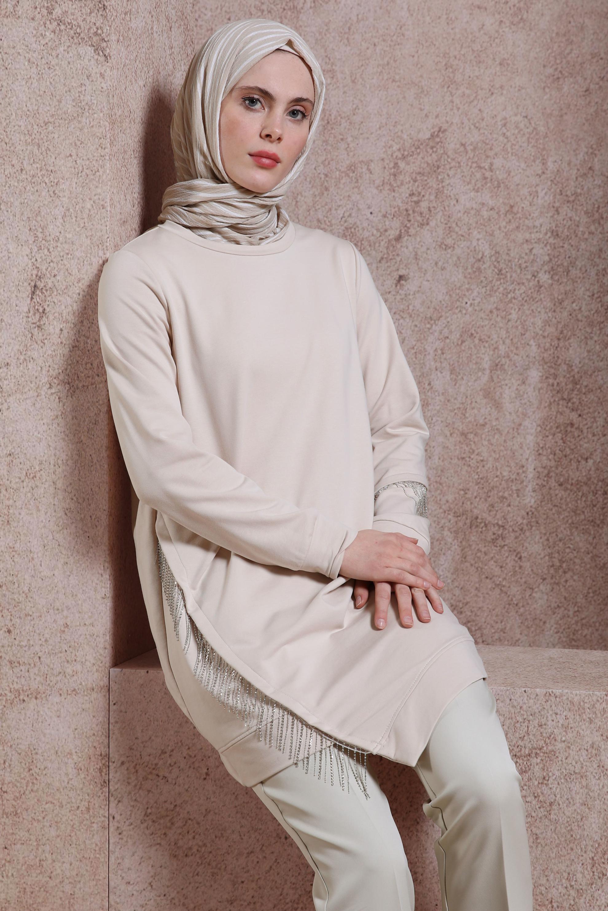 Tesettür giyim BEJ PÜSKÜLLÜ EŞOFMAN TUNİK 44442